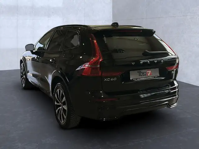 Volvo XC60 view 5