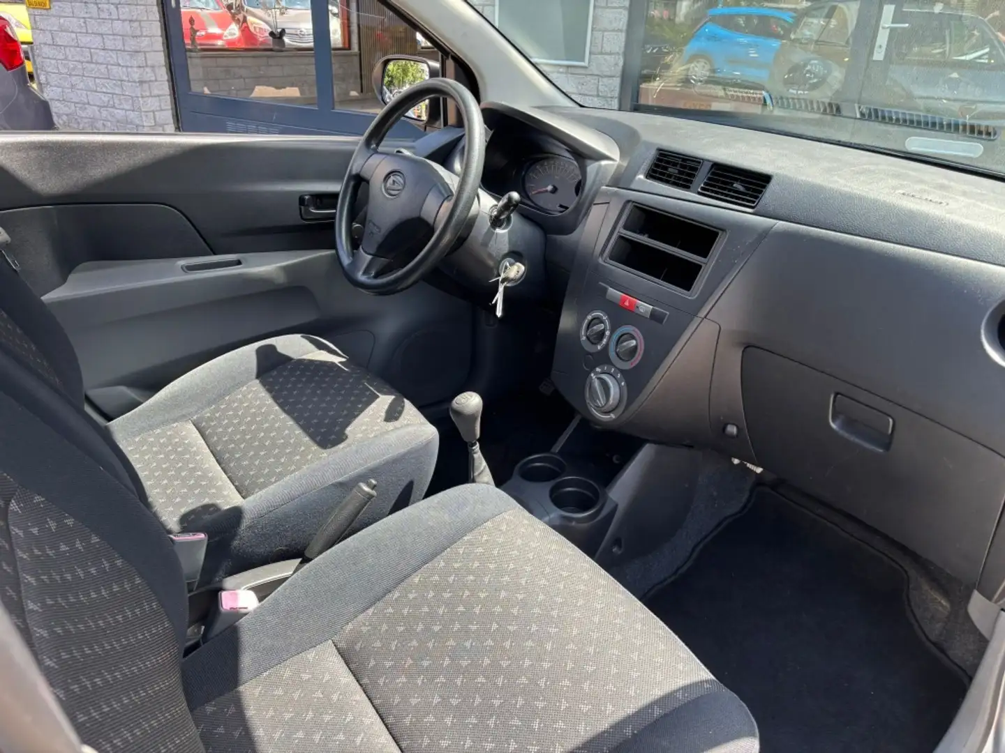 Daihatsu Cuore 1.0 Trend 5Drs Nieuwe apk NAP Zuinig Grigio - 2