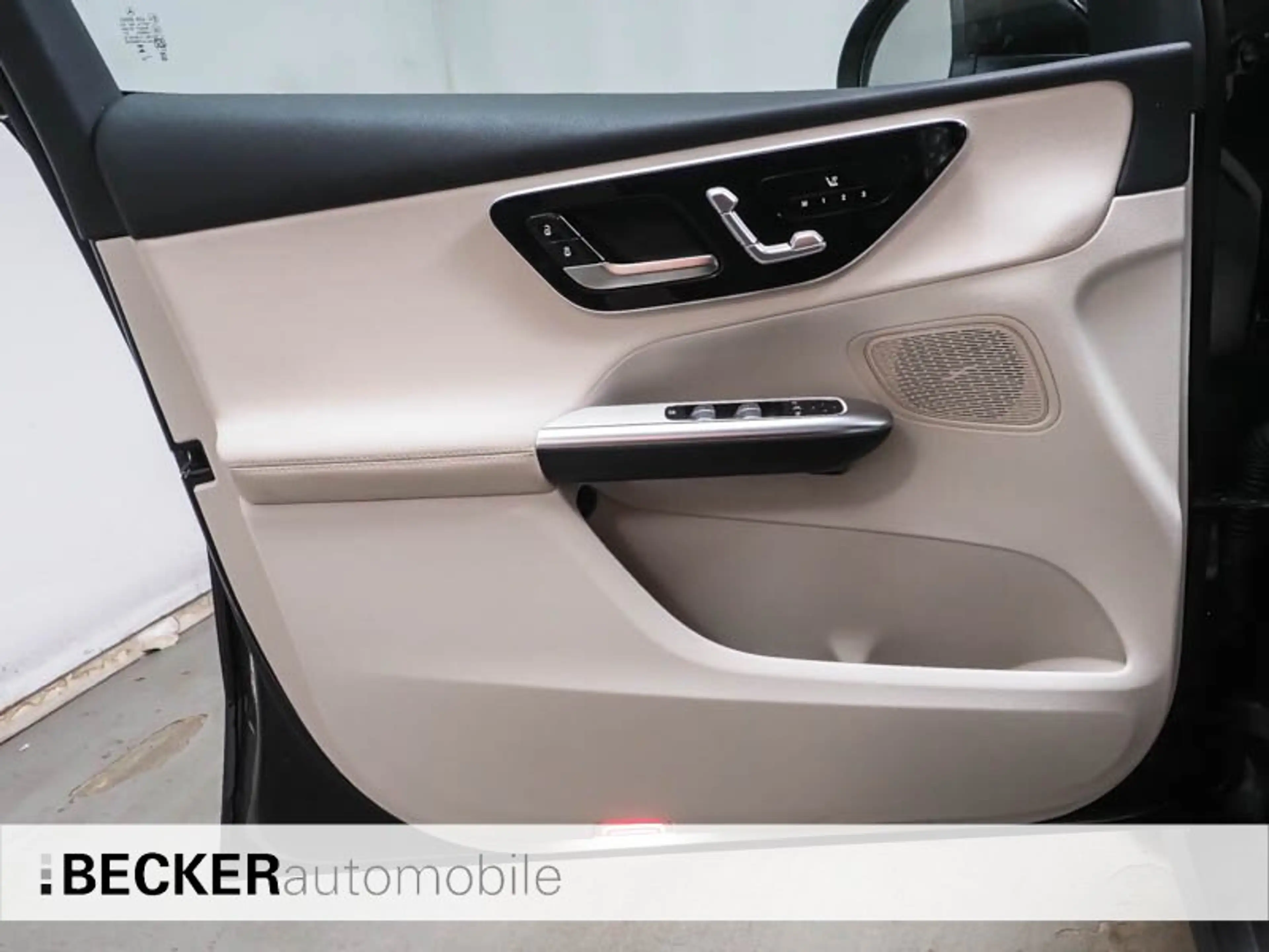 Mercedes-Benz GLC 200 GLC 200 4M AVANTAGARDE PLUS AHK MEMORY WINTERPAK — photo 10