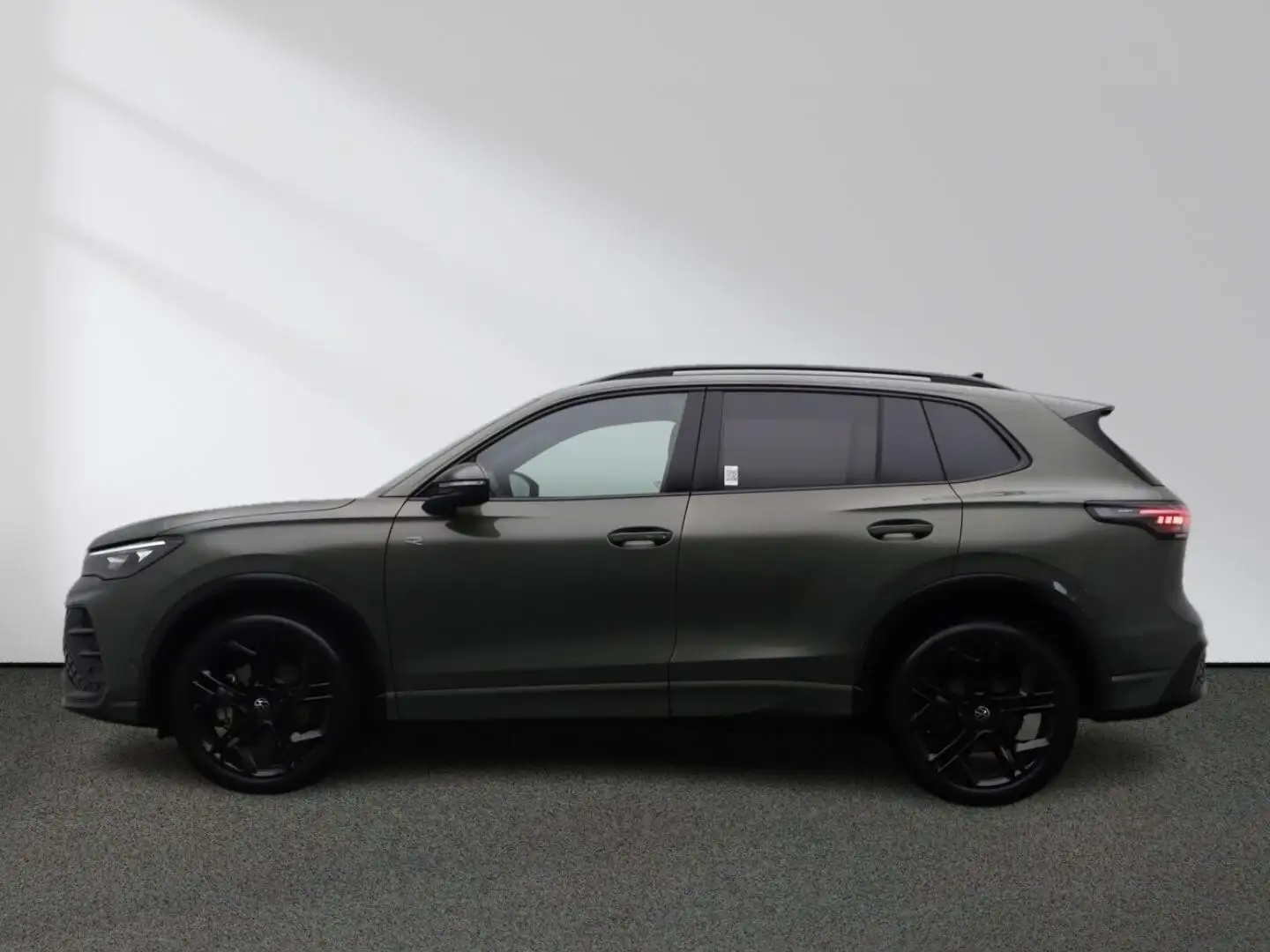 Volkswagen Tiguan 2.0 TDI R-Line SCR 4MOTION DSG Standhzg. Grün - 2