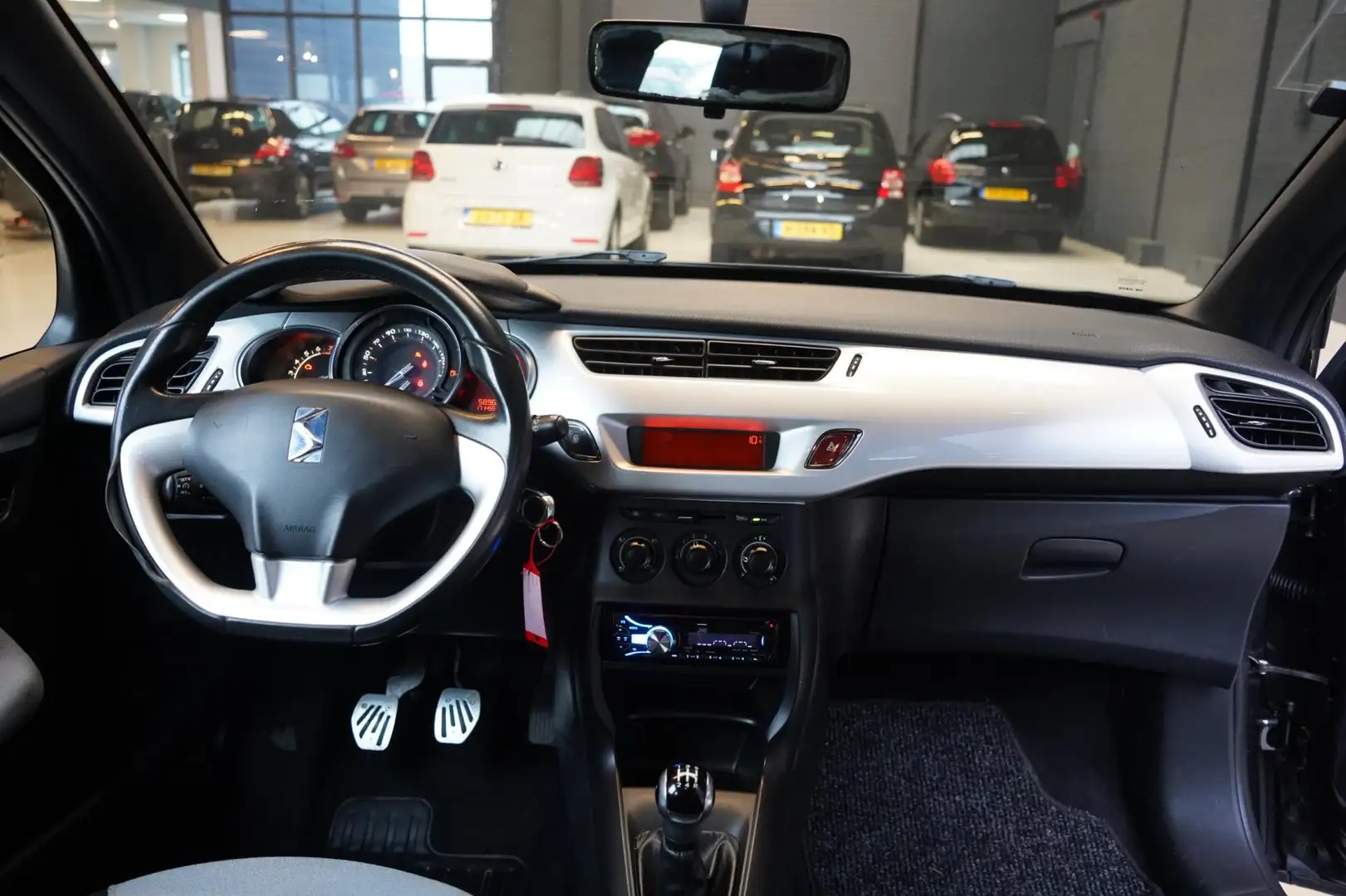 Citroen DS3 1.4 Chic | AIRCO | CRUISE | ELEK.RAMEN | APK. Zwart - 2