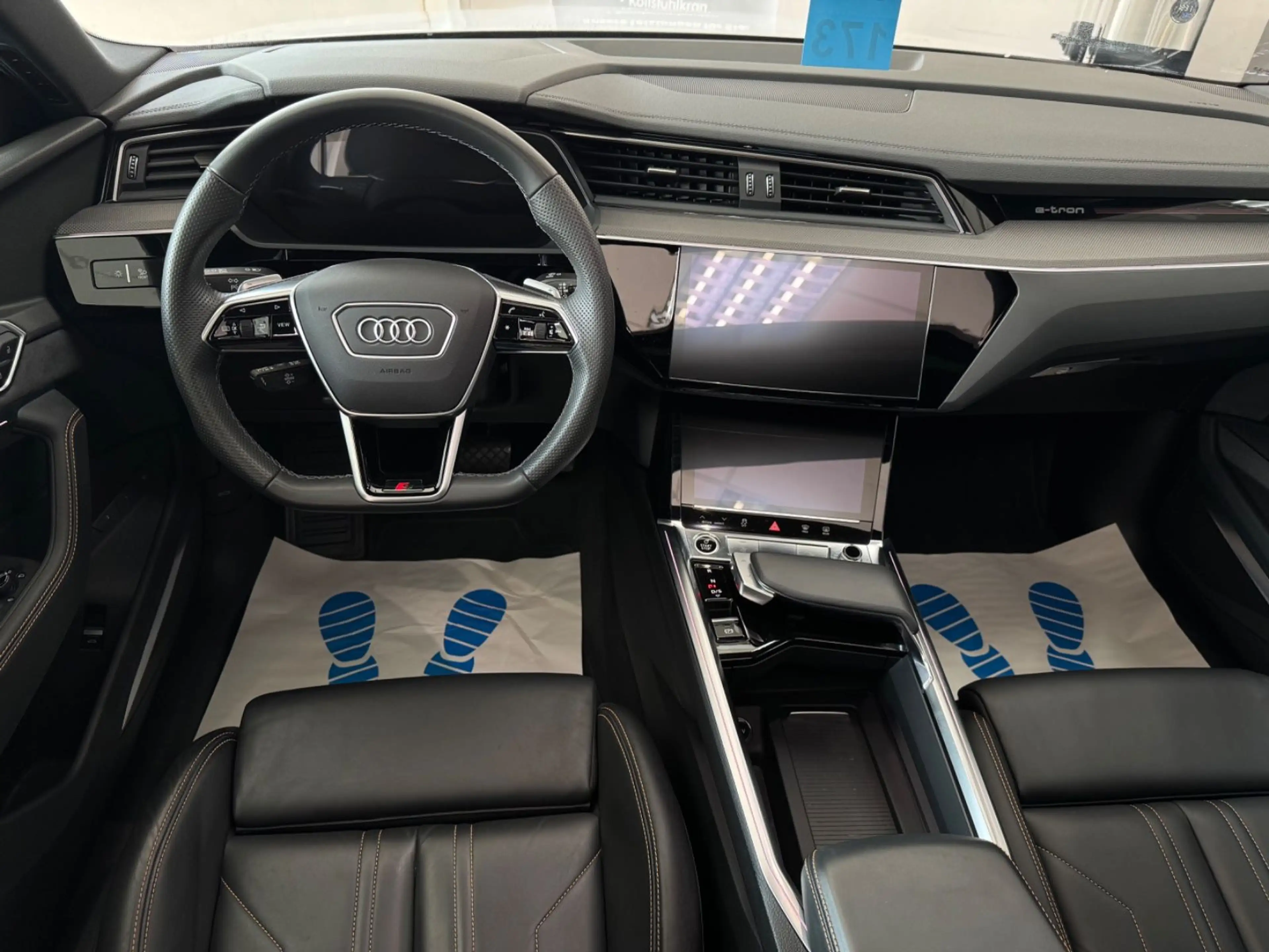 Audi e-tron 55 quattro S line Black Ed PANO 96,3% — photo 7