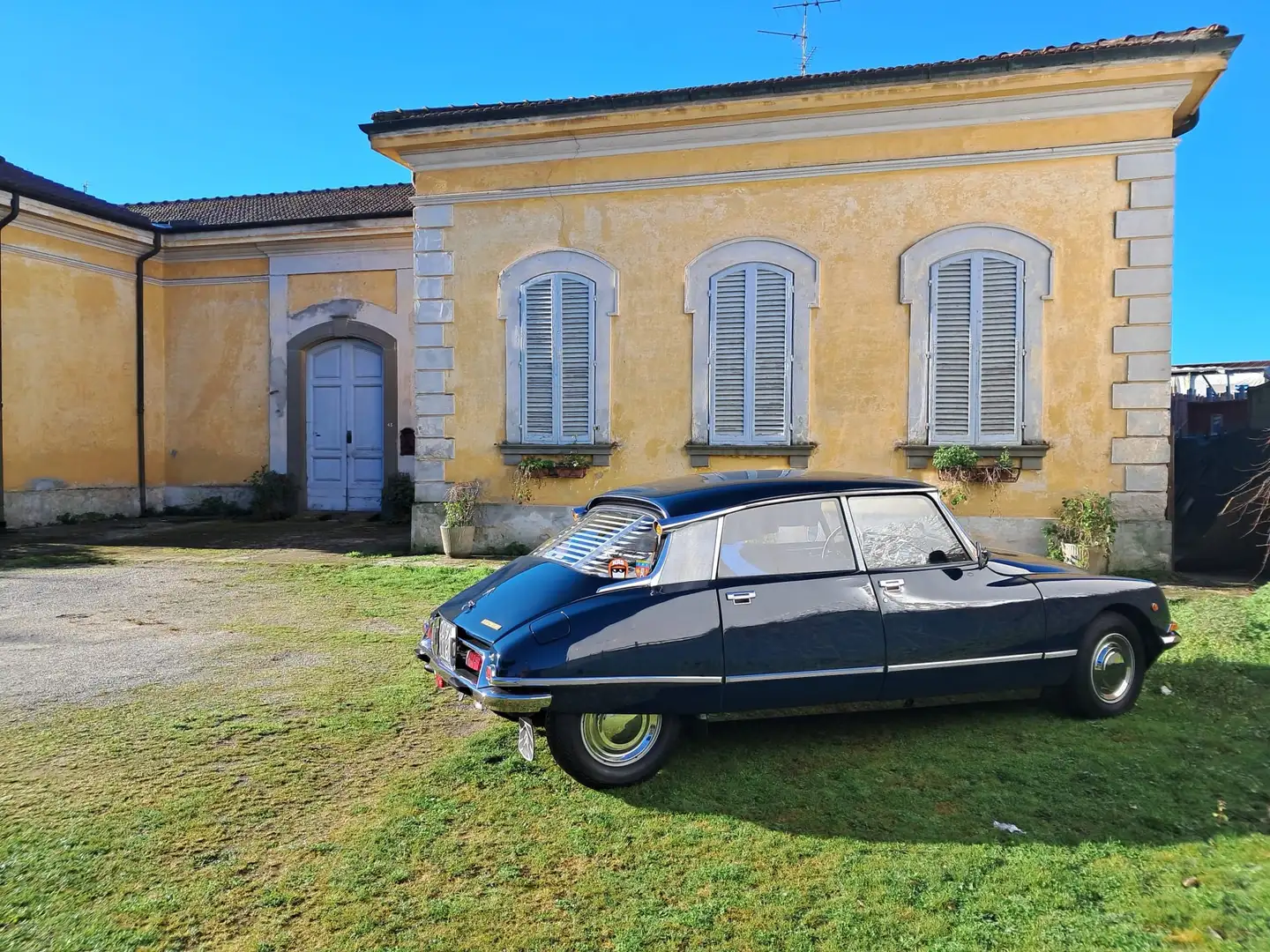 Citroen DS 23 confort Blue - 2
