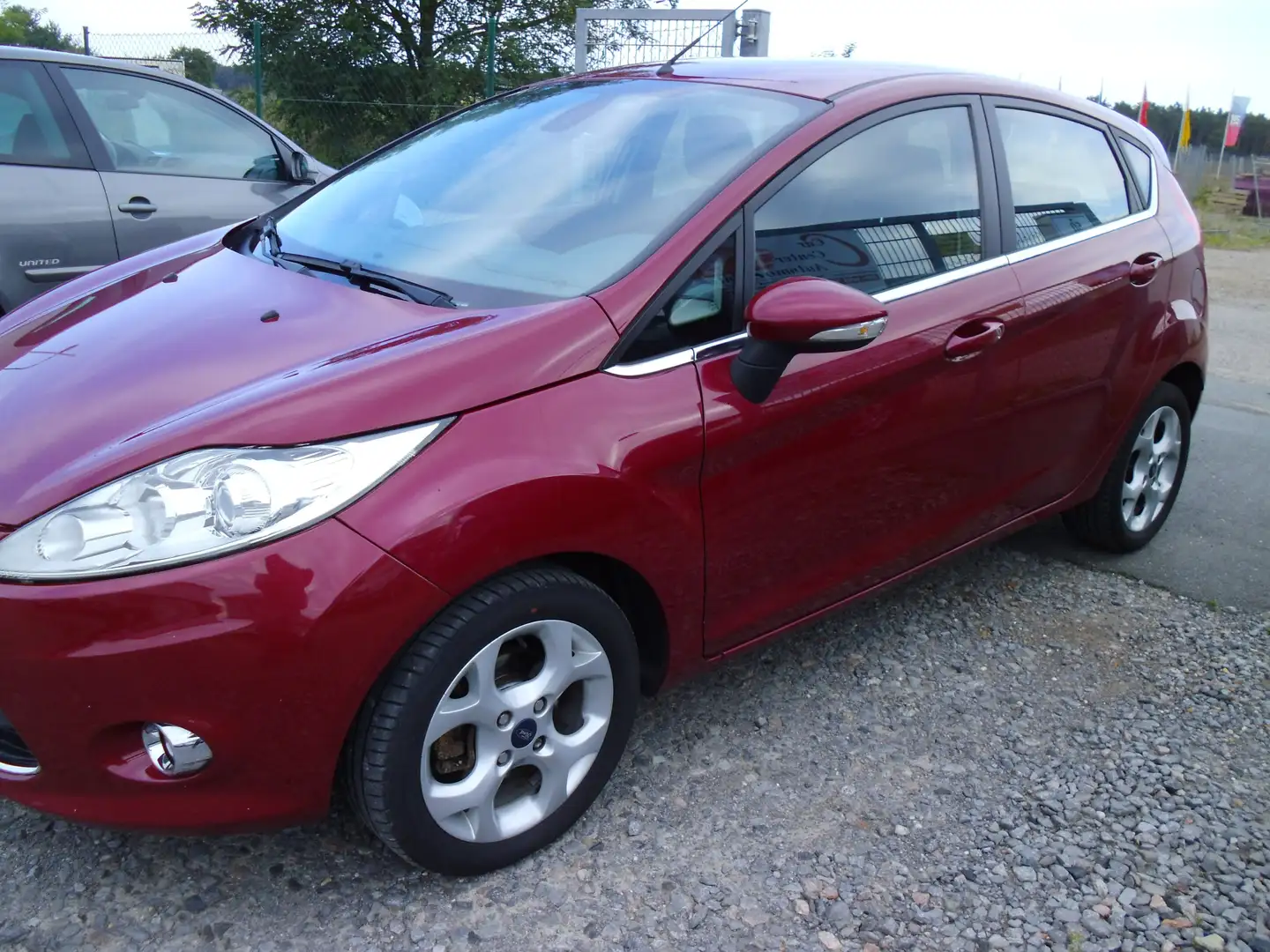 Ford Fiesta 1.4 Titanium/1.Hand/Klimaautomatik/EURO 5/ESP... Rouge - 2