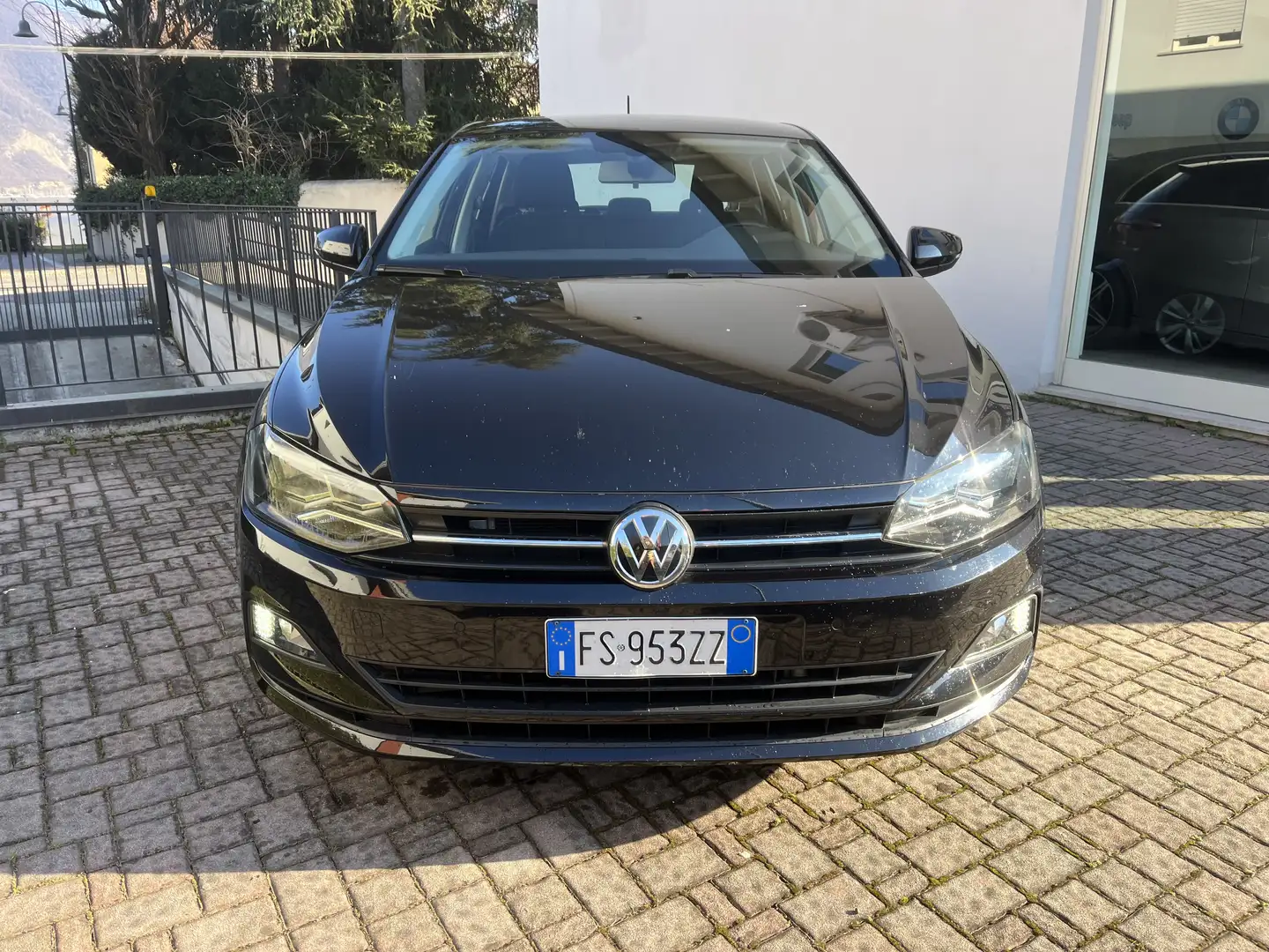 Volkswagen Polo Polo VI 2017 5p 1.0 tsi Comfortline 95cv dsg Noir - 2