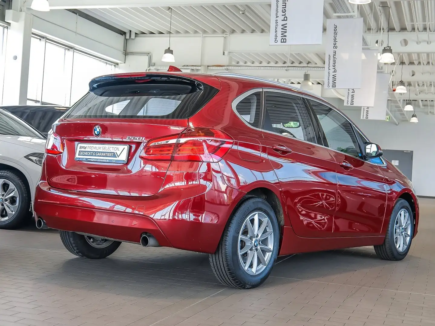 BMW 220 i Active Tourer Aut. Advantage Pano Navi LED Rosso - 2