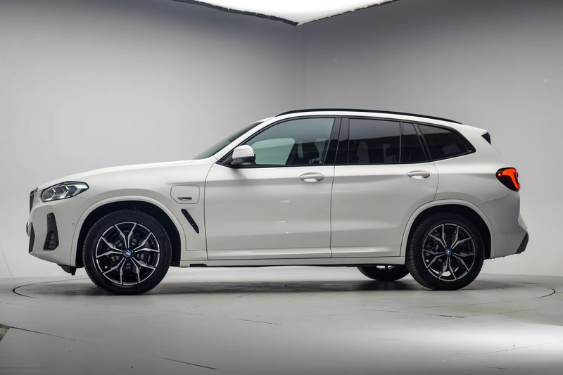 BMW X3 xDrive 30e M-Sport High Executive Aut. [ Head-up L — photo 2
