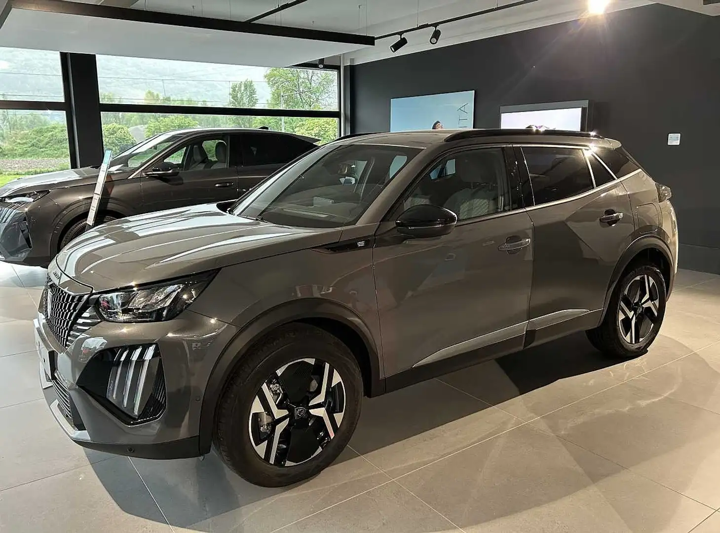 Peugeot 2008 e 136 CV Allure Grigio - 2