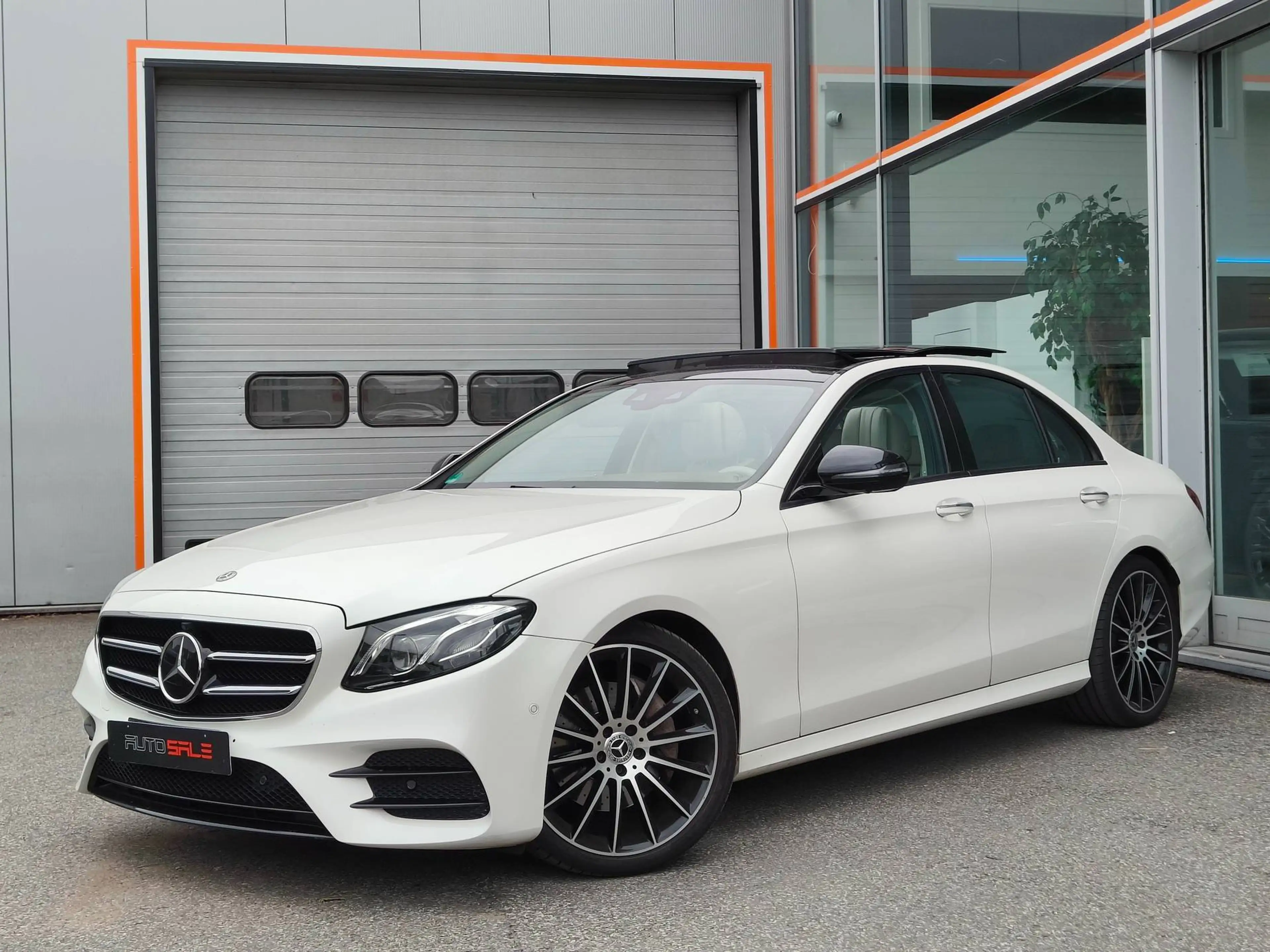 Mercedes-Benz E 250 AMG Designo Pano/ACC/Memo/HUD/Burmester/Rollos/Keylessgo/360/Carplay/Klima seats/Night/ — photo 2