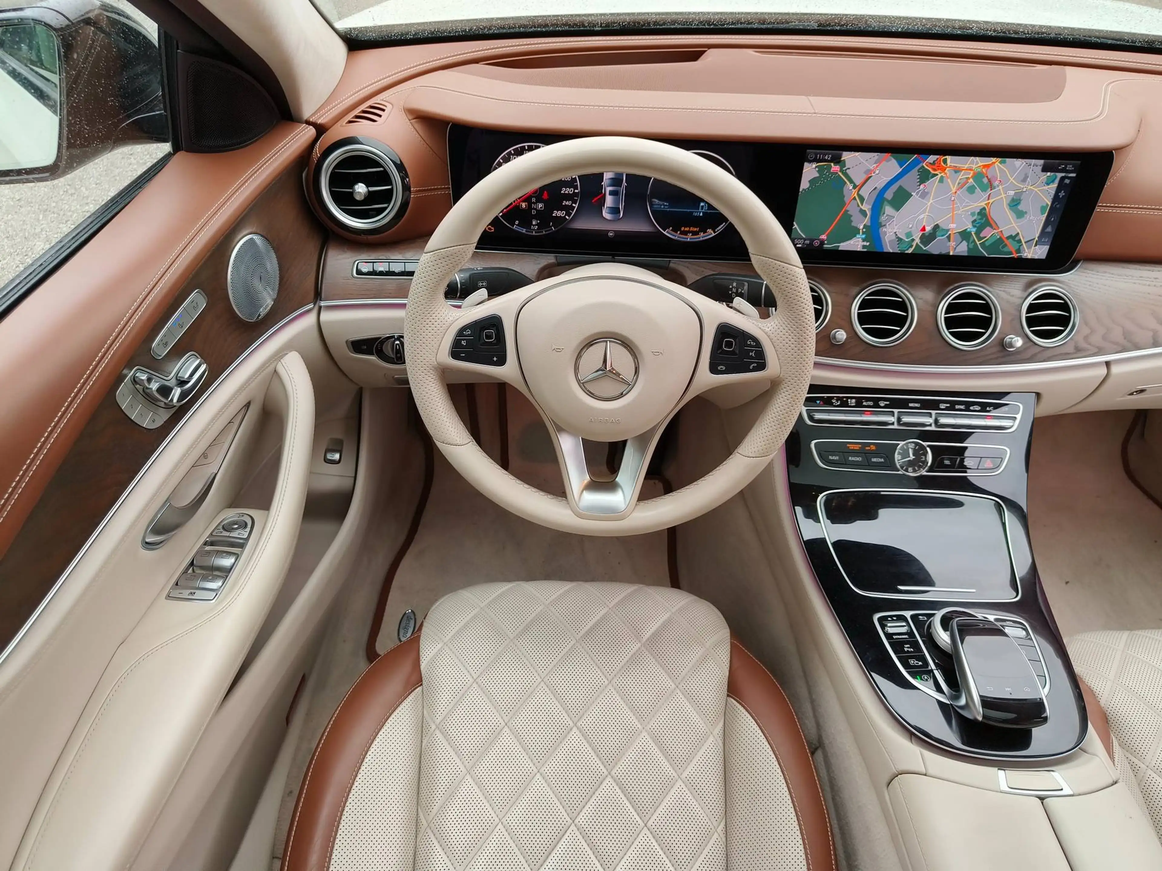 Mercedes-Benz E 250 AMG Designo Pano/ACC/Memo/HUD/Burmester/Rollos/Keylessgo/360/Carplay/Klima seats/Night/ — photo 10