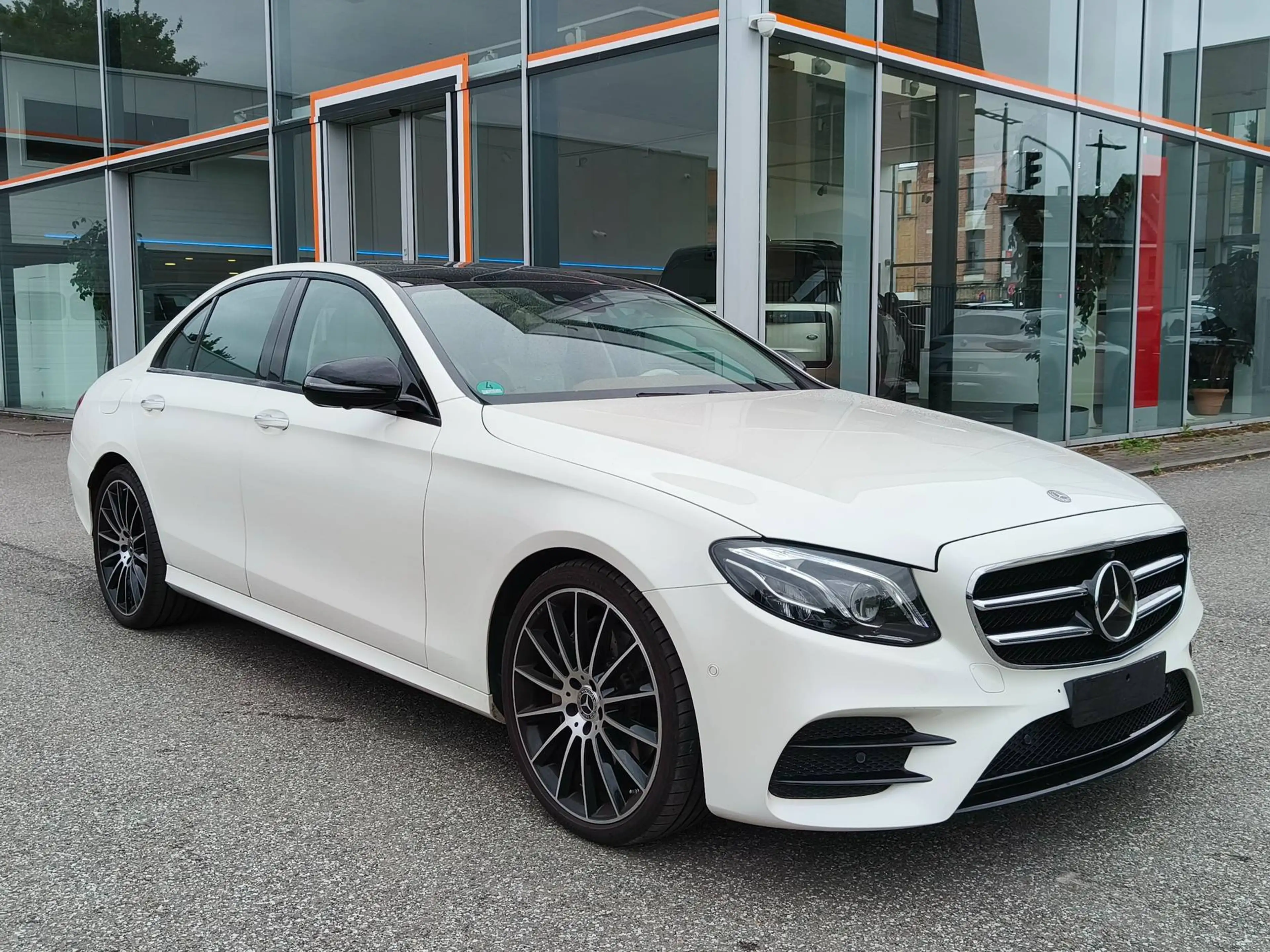 Mercedes-Benz E 250 AMG Designo Pano/ACC/Memo/HUD/Burmester/Rollos/Keylessgo/360/Carplay/Klima seats/Night/ — photo 3
