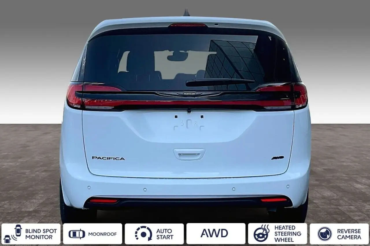 Chrysler Pacifica снимка Chrysler Pacifica