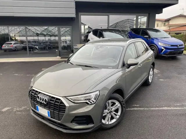 Audi Q3 35 2.0 tdi Business s-tronic