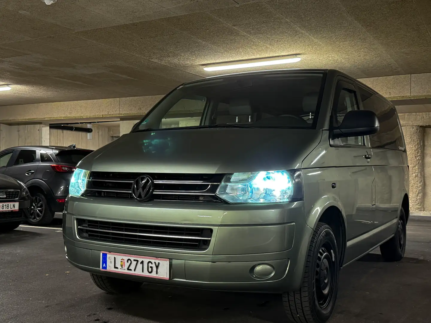 Volkswagen T5 Kombi Kombi 2,0 TDI D-PF Grün - 2