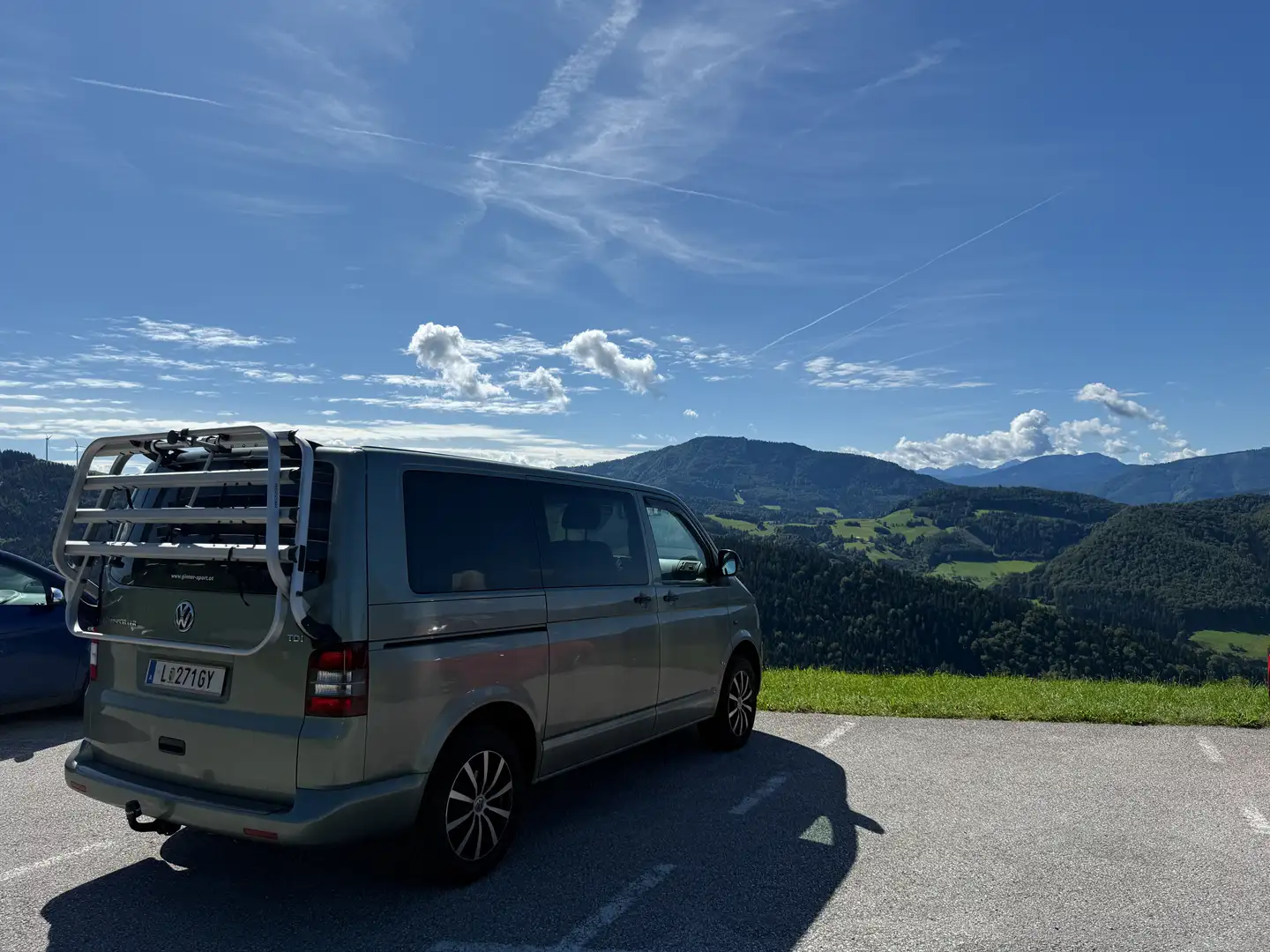 Volkswagen T5 Kombi Kombi 2,0 TDI D-PF Grün - 1