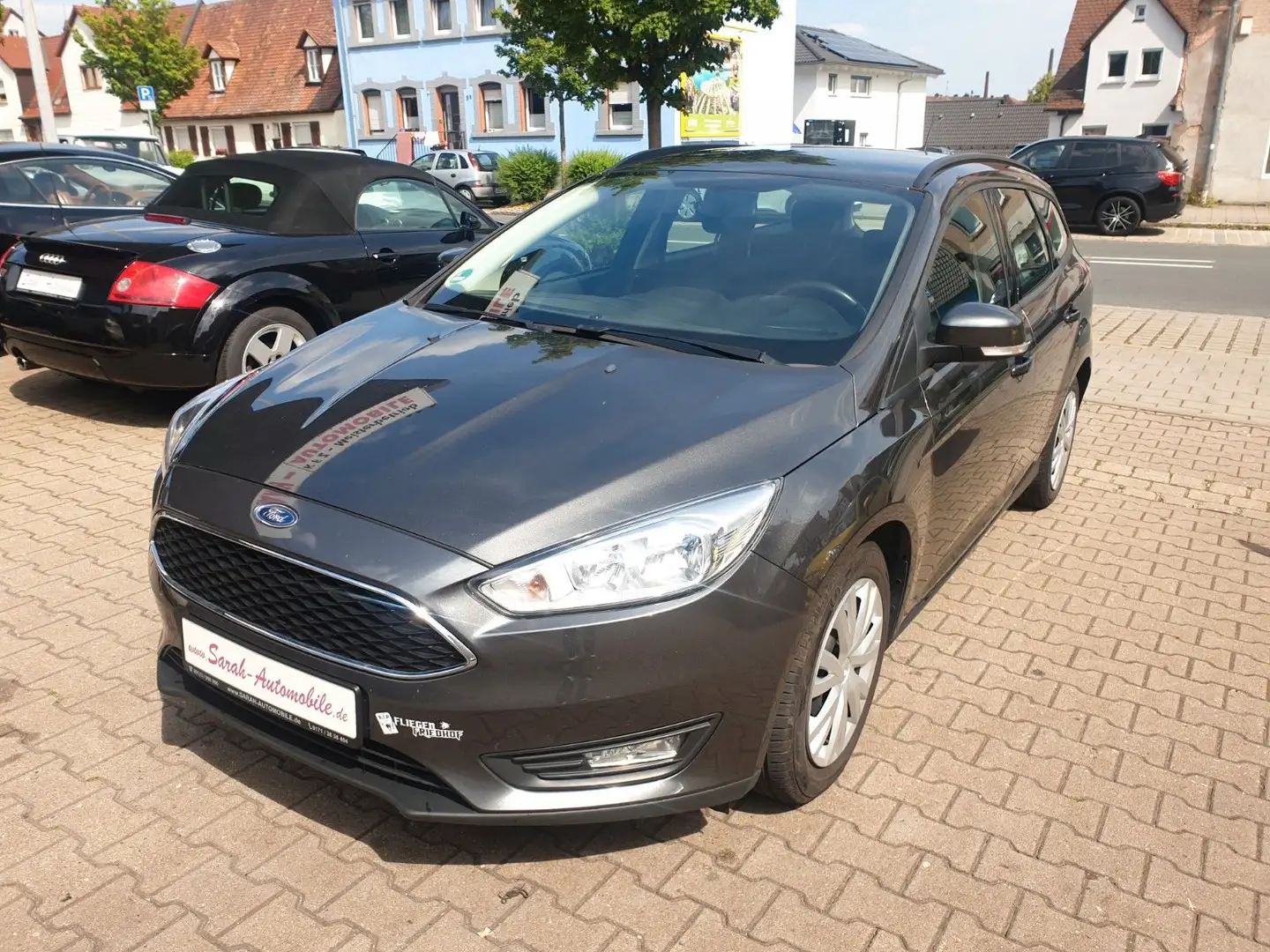 Ford Focus Turnier EcoBoost Business Grijs - 1