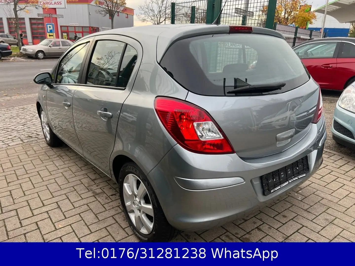 Opel Corsa D Active !! 97TKM  !! 4.Türig !! Top Gris - 2