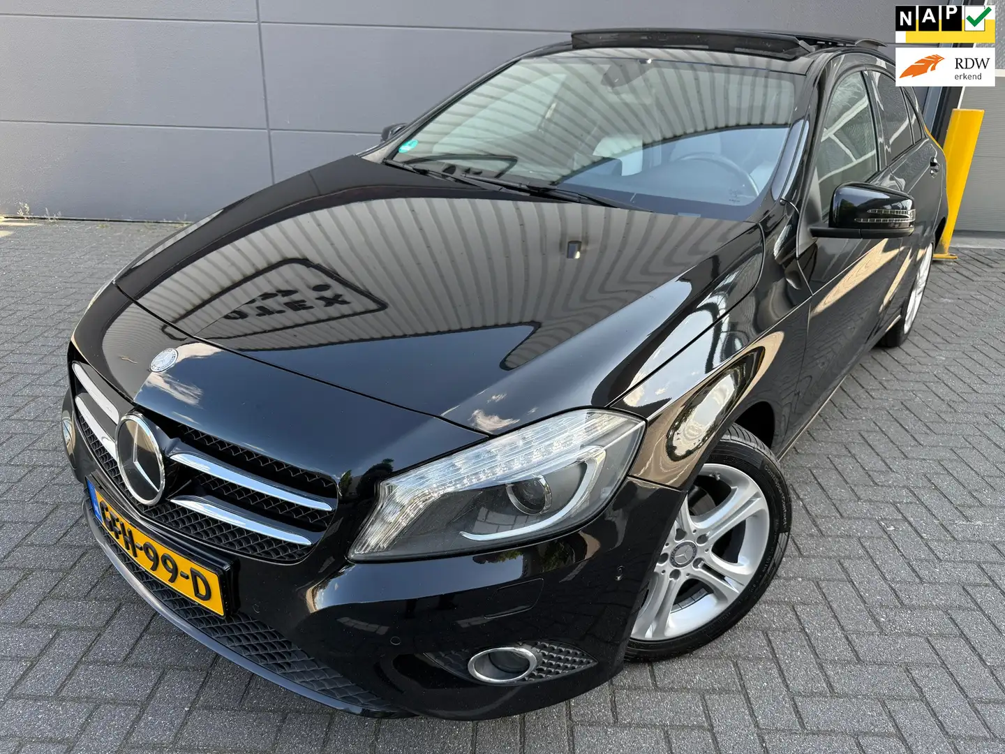 Mercedes-Benz A 200 Prestige Comfort*Pano-Dak*Automaat*NAVI*Cruise*Air Zwart - 1