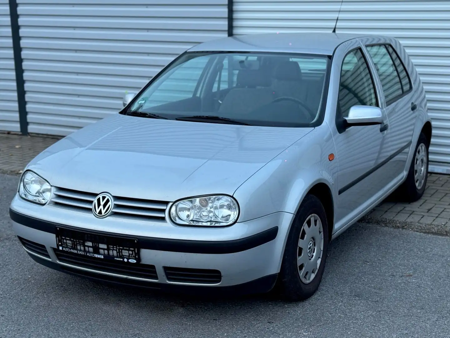 Volkswagen Golf IV 1.4 Youngtimer-91TKM-2.Hand-Service Neu Silber - 2