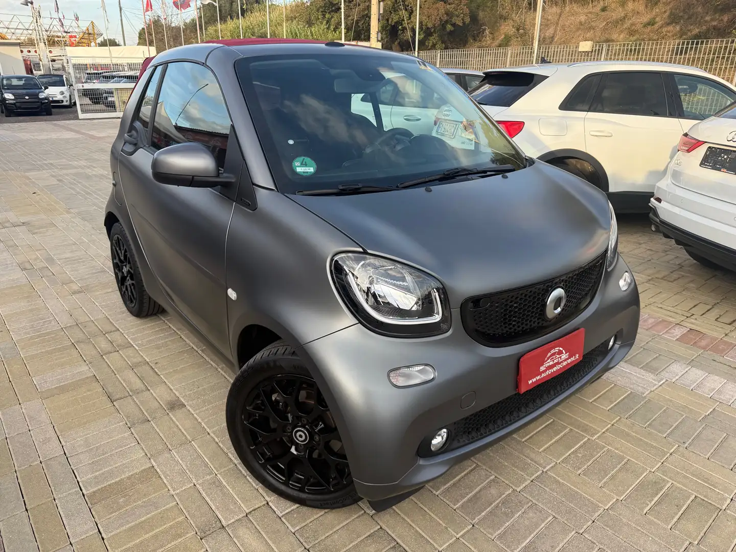 smart forTwo Fortwo Cabrio 0.9 t Passion 90cv / CAPOTE ROSSA Grigio - 1