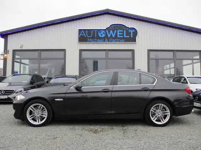 BMW 520 i Aut.NAVI KAM XEN SITZH GSDH KLIMAAUT 18'