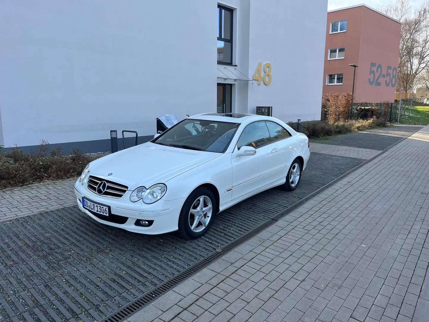 Mercedes-Benz CLK 200 Coupe Kompressor Avantgarde White - 1