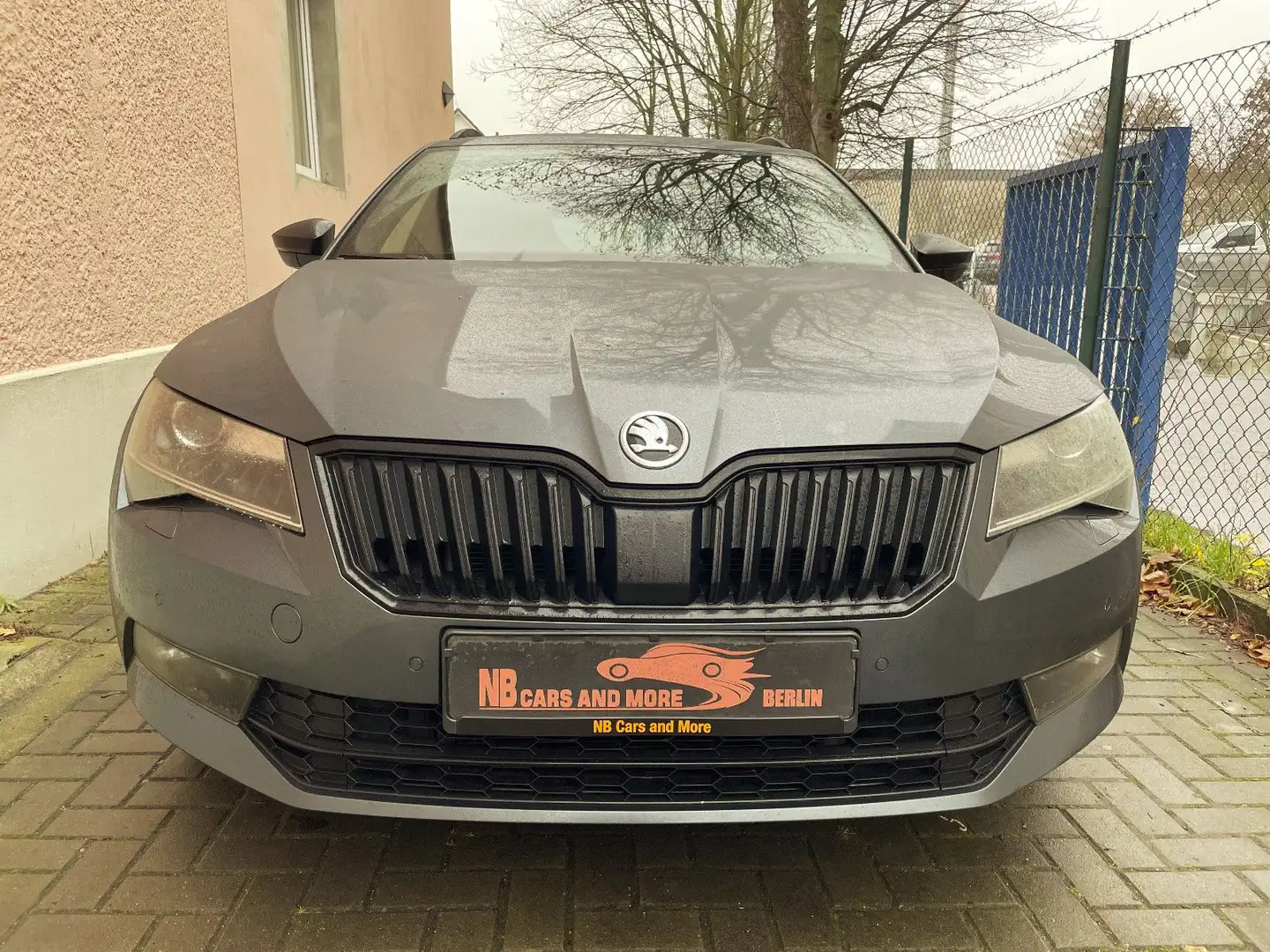 Skoda Superb Combi Sportline 4x4, DSG,Xenon!!! Grijs - 2
