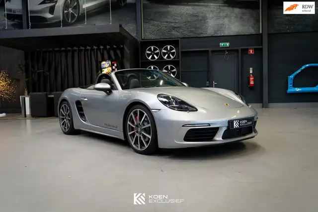 Porsche 718 Boxster S 2.5 (2016) Adaptive cruisecontrol, stoel