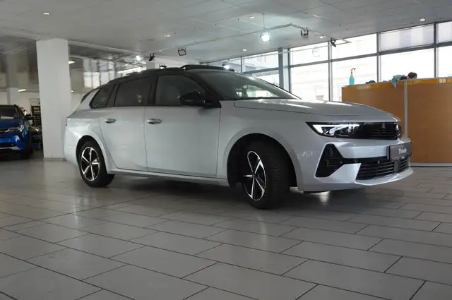 Opel Astra view 7