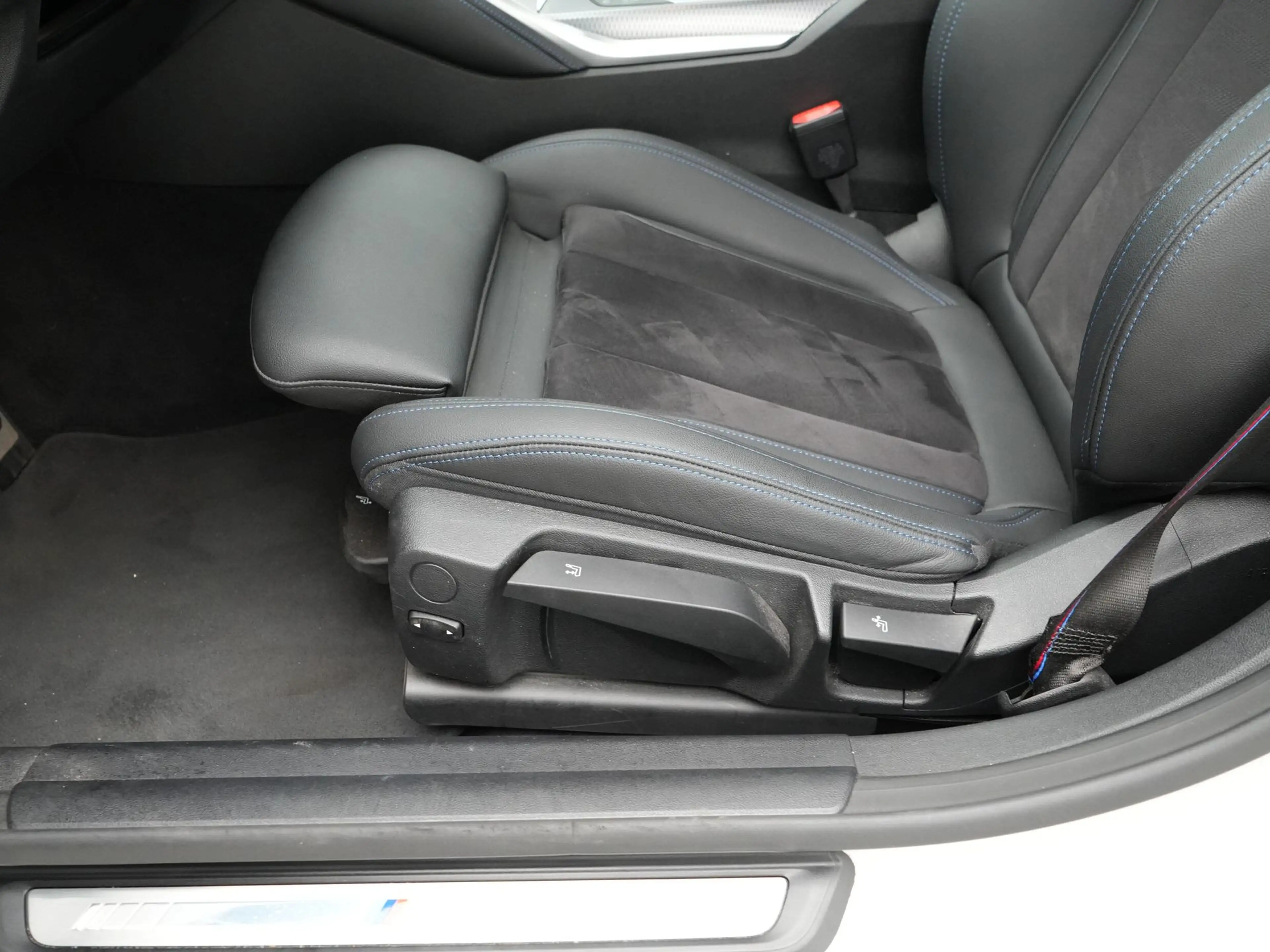 BMW i4 eDrive35 M-Sport Pro 70 kWh Accu conditie 100% — photo 14