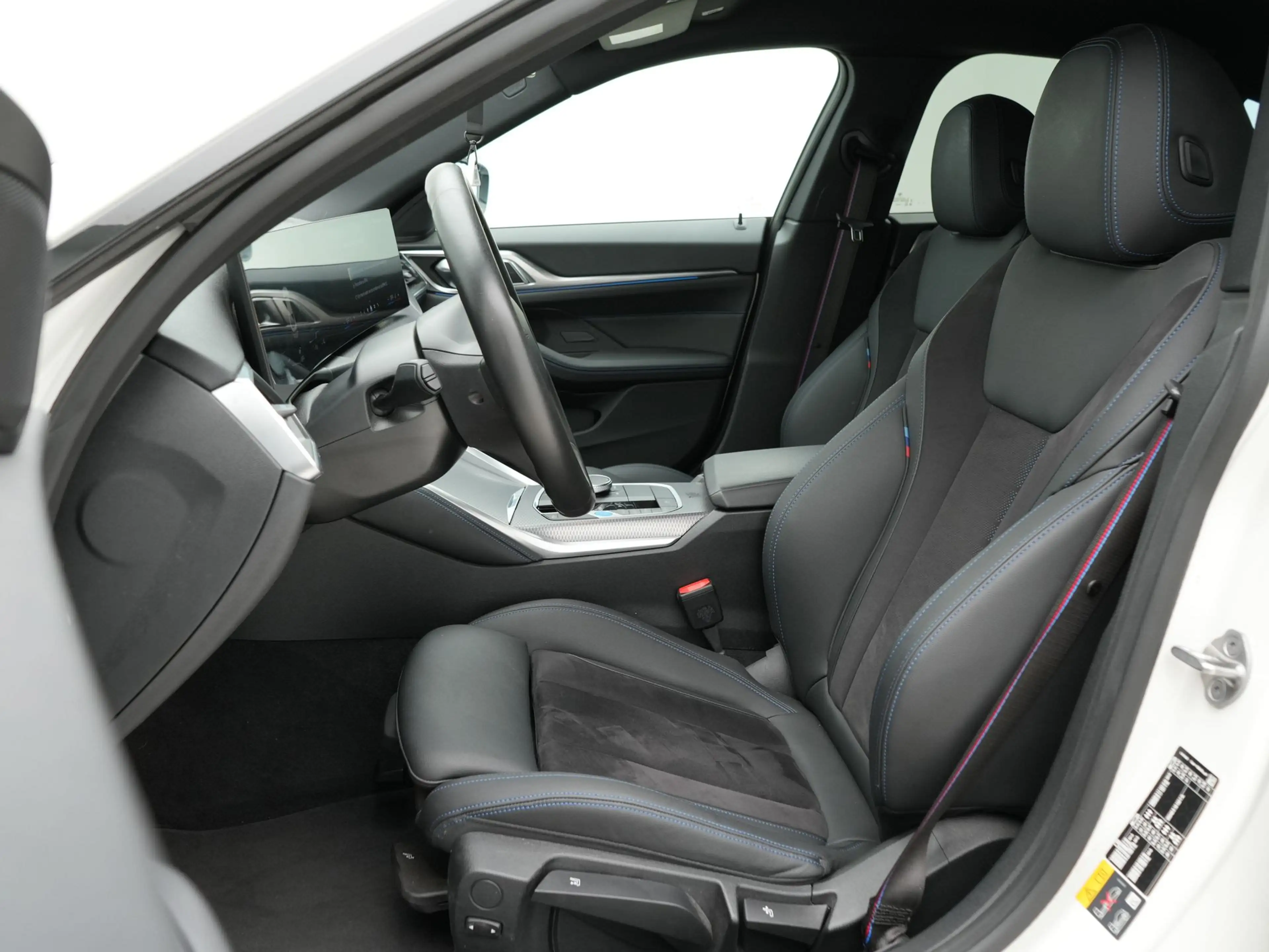 BMW i4 eDrive35 M-Sport Pro 70 kWh Accu conditie 100% — photo 4