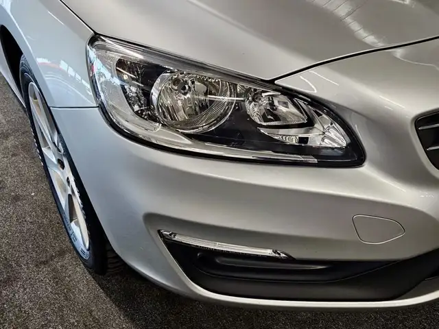Volvo V60 view 9