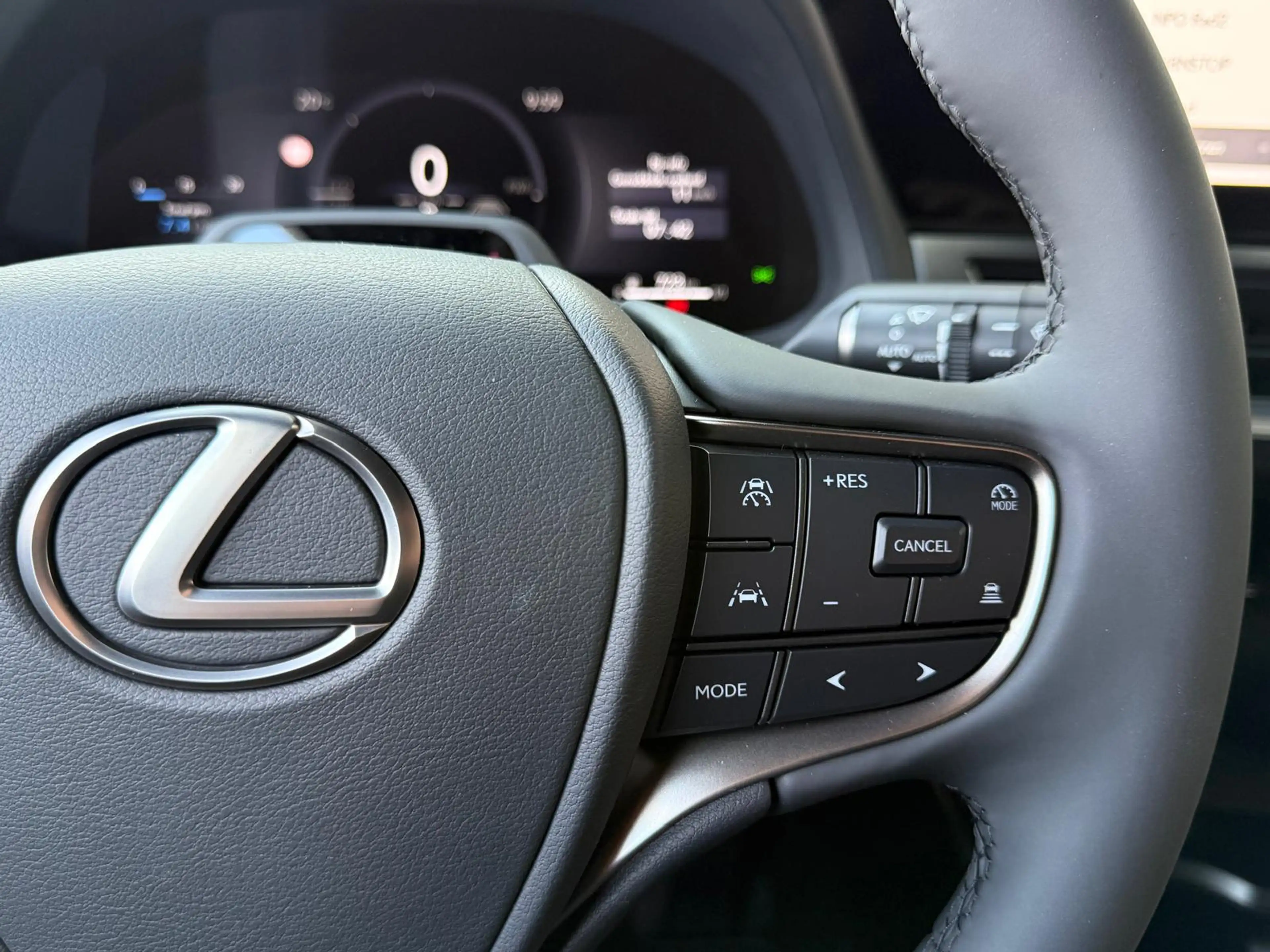 Lexus UX 300h Ultimate Edition | NL-Auto | Stoel & Stuurverwarmi — photo 10