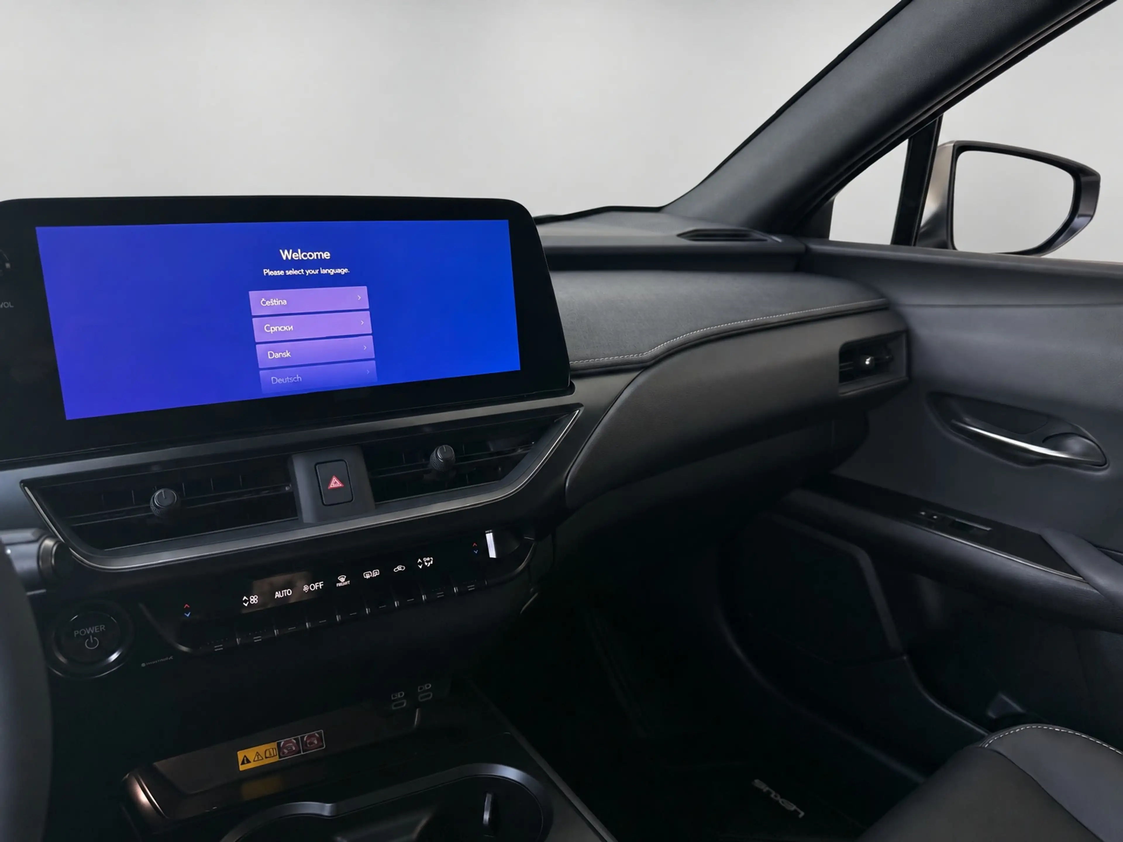 Lexus UX 300h Ultimate Edition | NL-Auto | Stoel & Stuurverwarmi — photo 11
