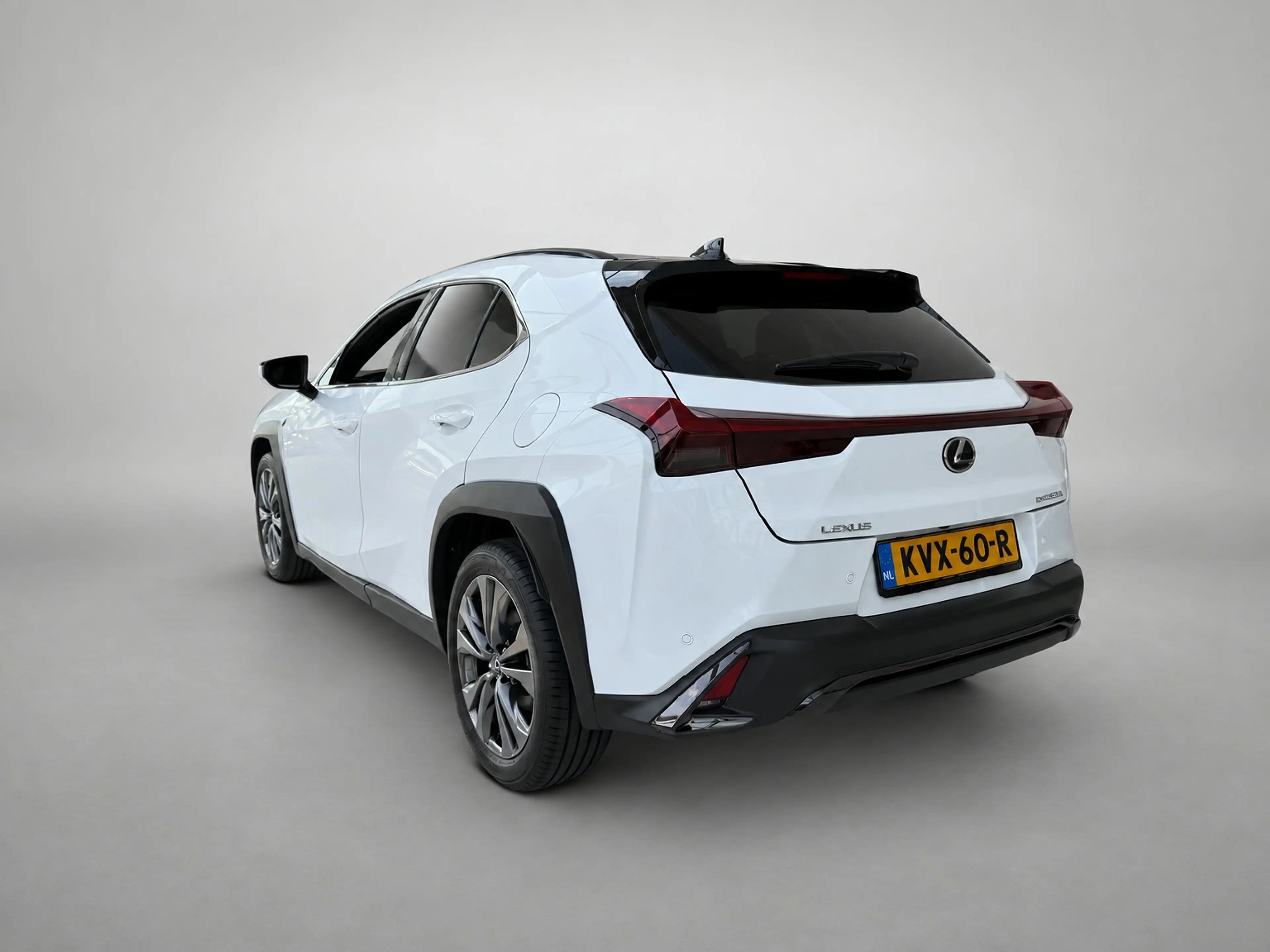 Lexus UX 300h Ultimate Edition | NL-Auto | Stoel & Stuurverwarmi — photo 4