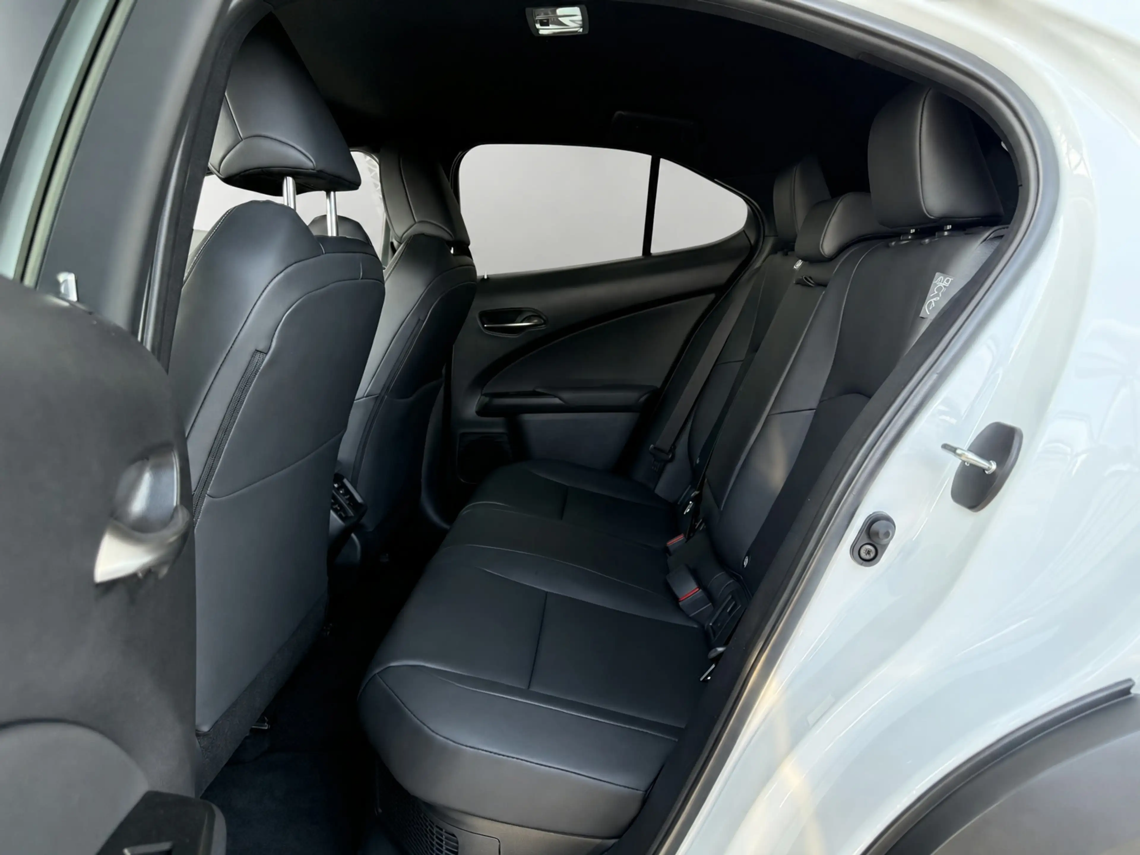 Lexus UX 300h Ultimate Edition | NL-Auto | Stoel & Stuurverwarmi — photo 7