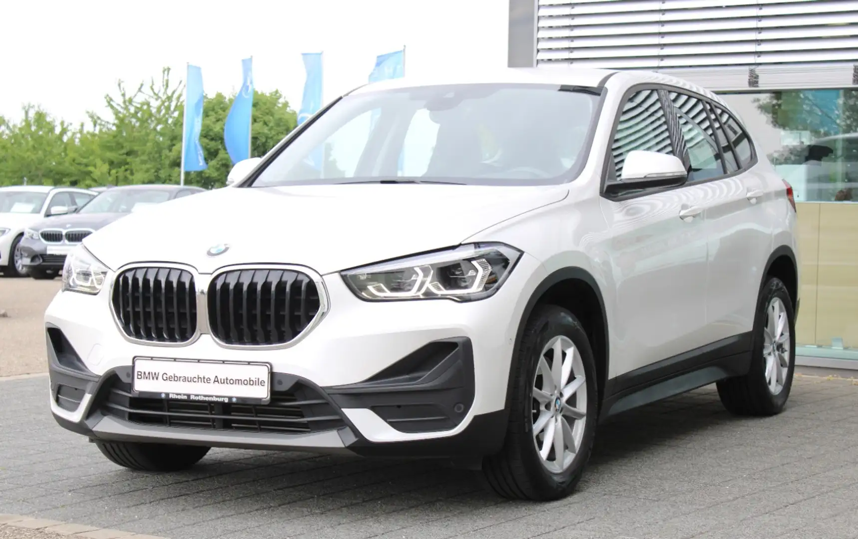 BMW X1 sDrive20d Advantage Navi AdLED AHK PDC SH DAB Wit - 1