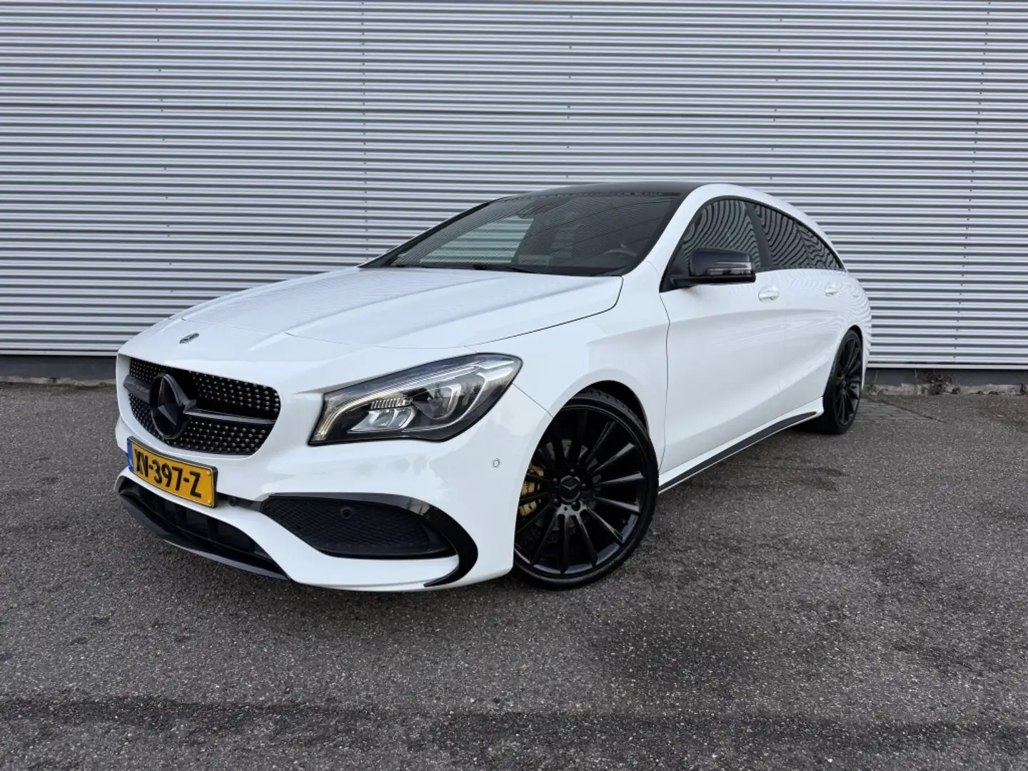 Mercedes-Benz CLA 180 Shooting Brake NAP AMG Carplay 19" Camera Trekhaak Weiß - 1