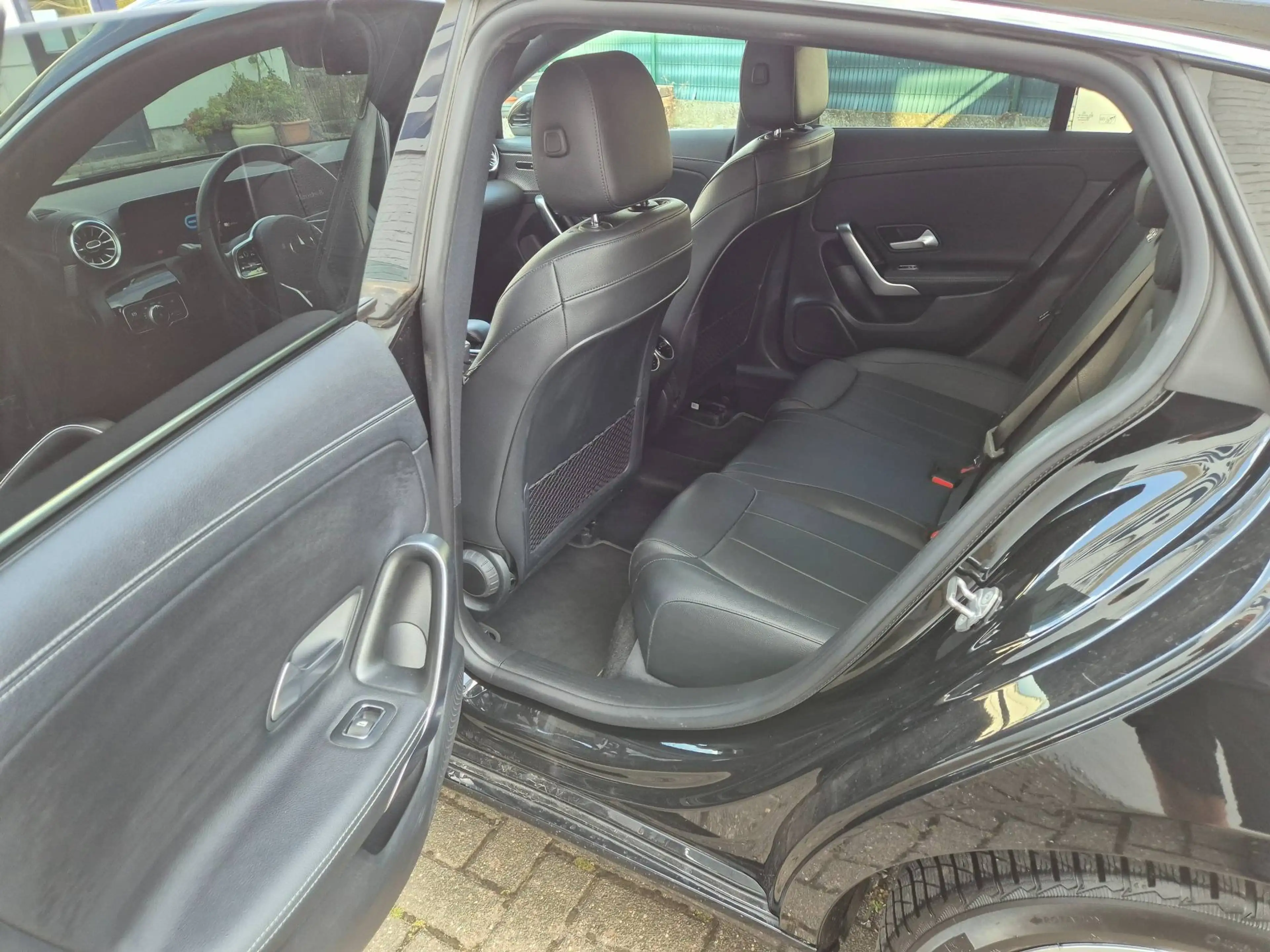 Mercedes-Benz CLA 250 CLA 250 e PHEV Business Solution — photo 6