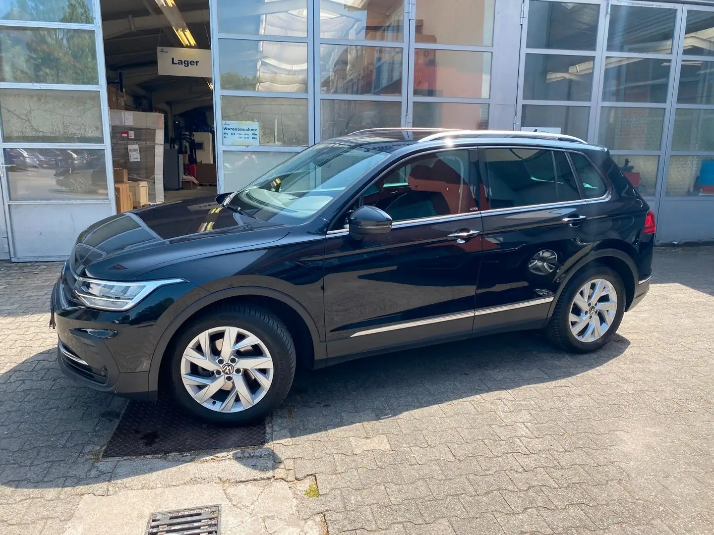 Volkswagen Tiguan Active/1.5TSI/Navi/Rückfahrkamera/ACC Zwart - 2