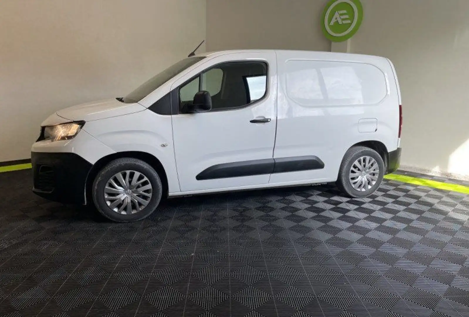 Peugeot Partner III Standard 650kg BlueHDi 100ch S&amp;S BVM5 Asph Blanc - 2