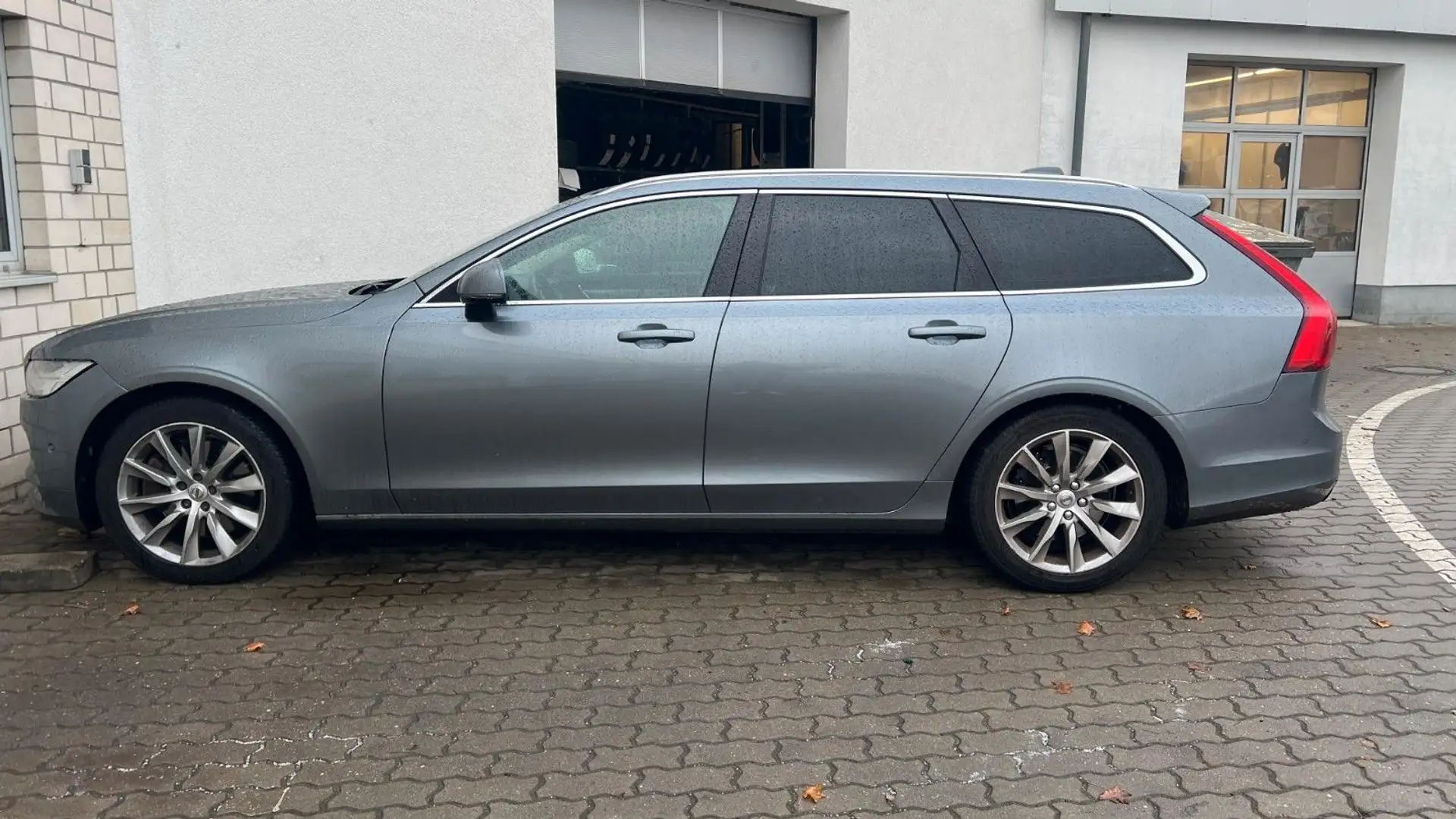 Volvo V90 D5 Kombi Mom AWD*EPH*RFK*AUT Gris - 2