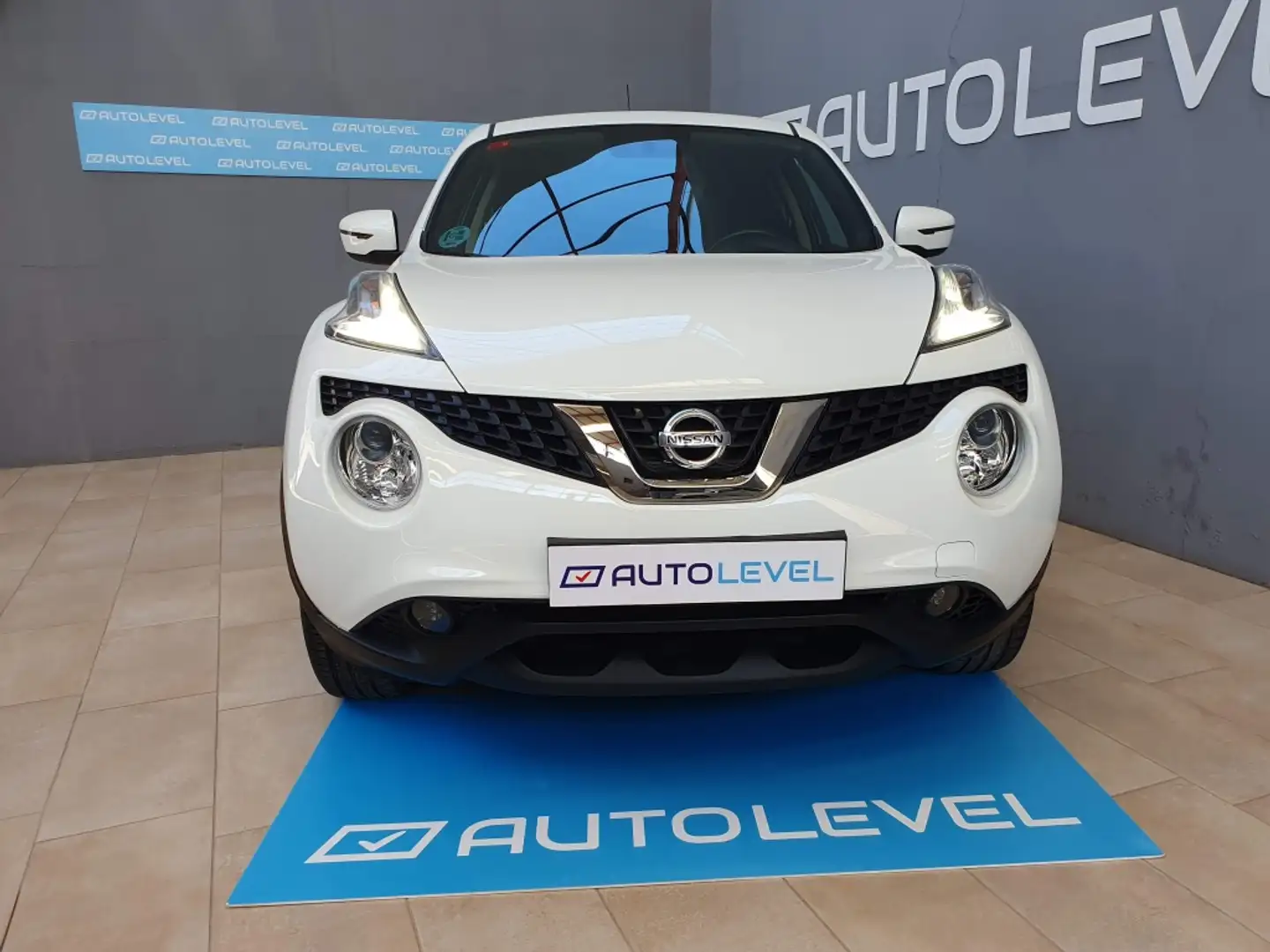 Nissan Juke 1.6 Acenta 4x2 112 Білий - 2