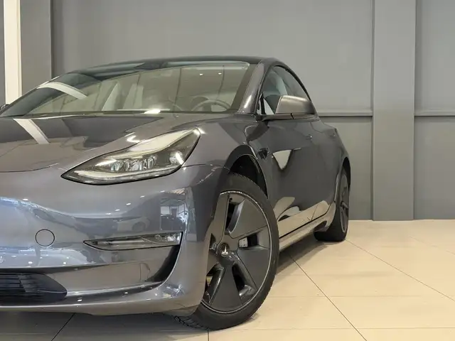 Tesla Model 3 view 2