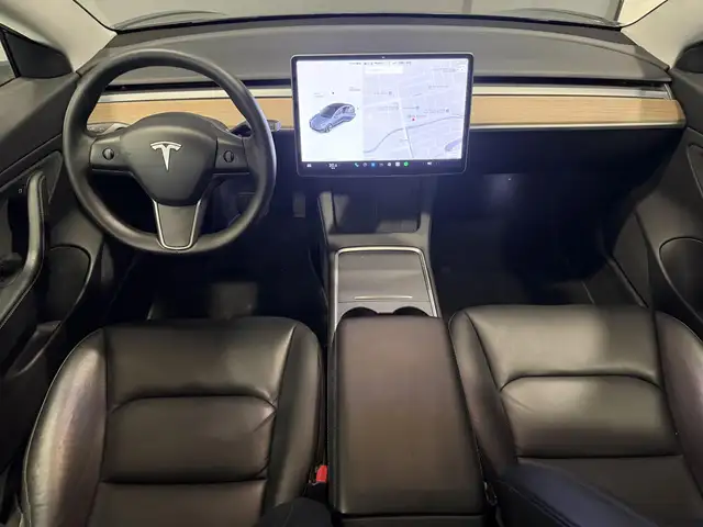 Tesla Model 3 view 8