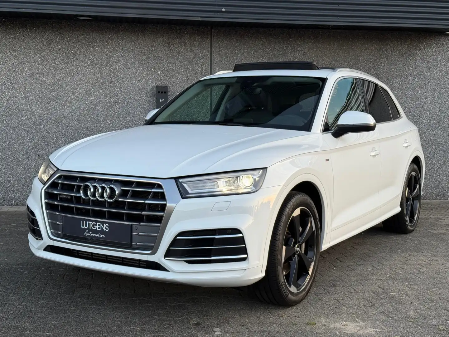 Audi Q5 50 TFSI e quattro S-line Pano Rotor Luchtvering Wit - 2
