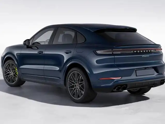 Porsche Cayenne view 3