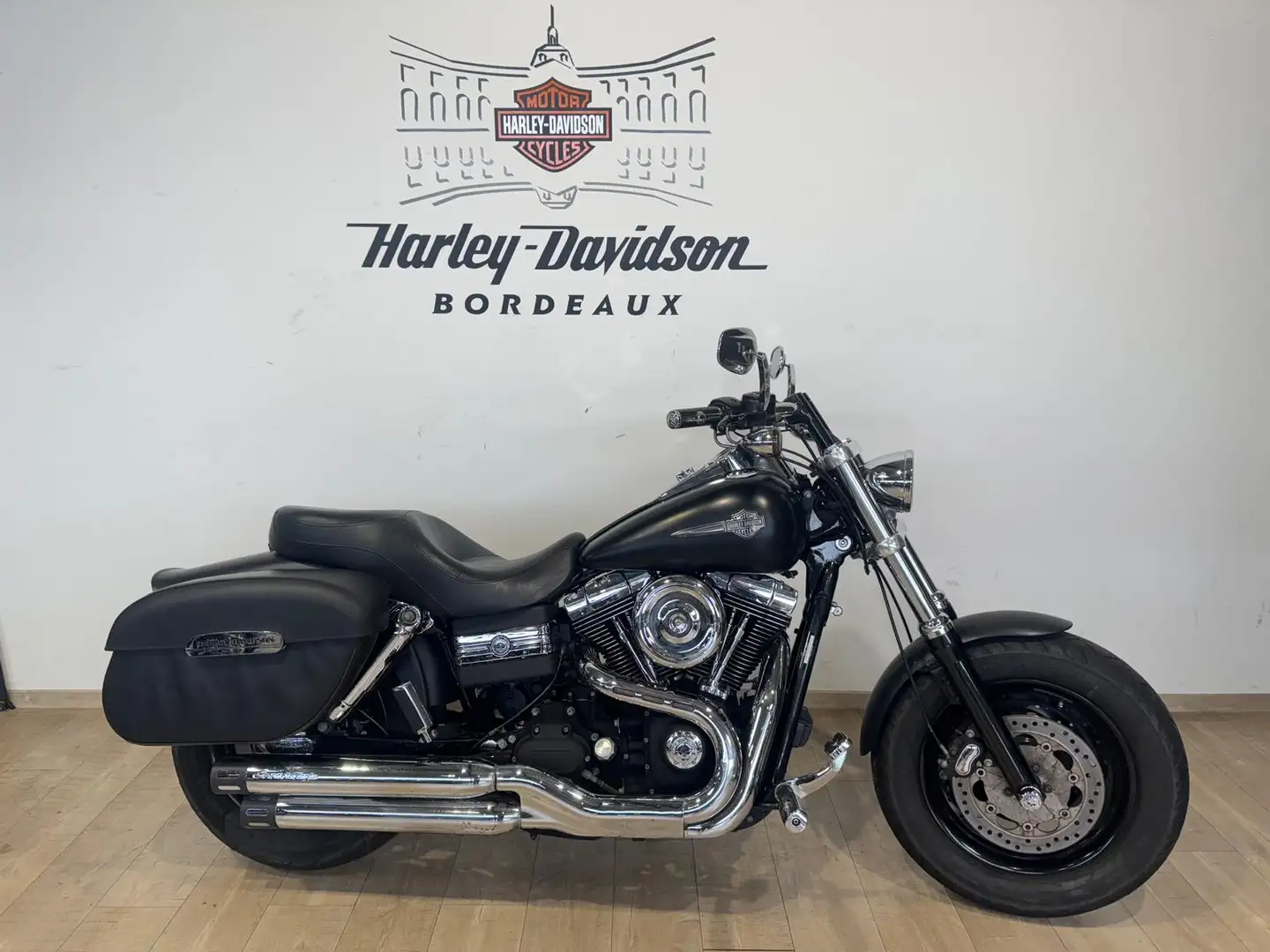 Harley-Davidson Dyna Fat Bob Černá - 1