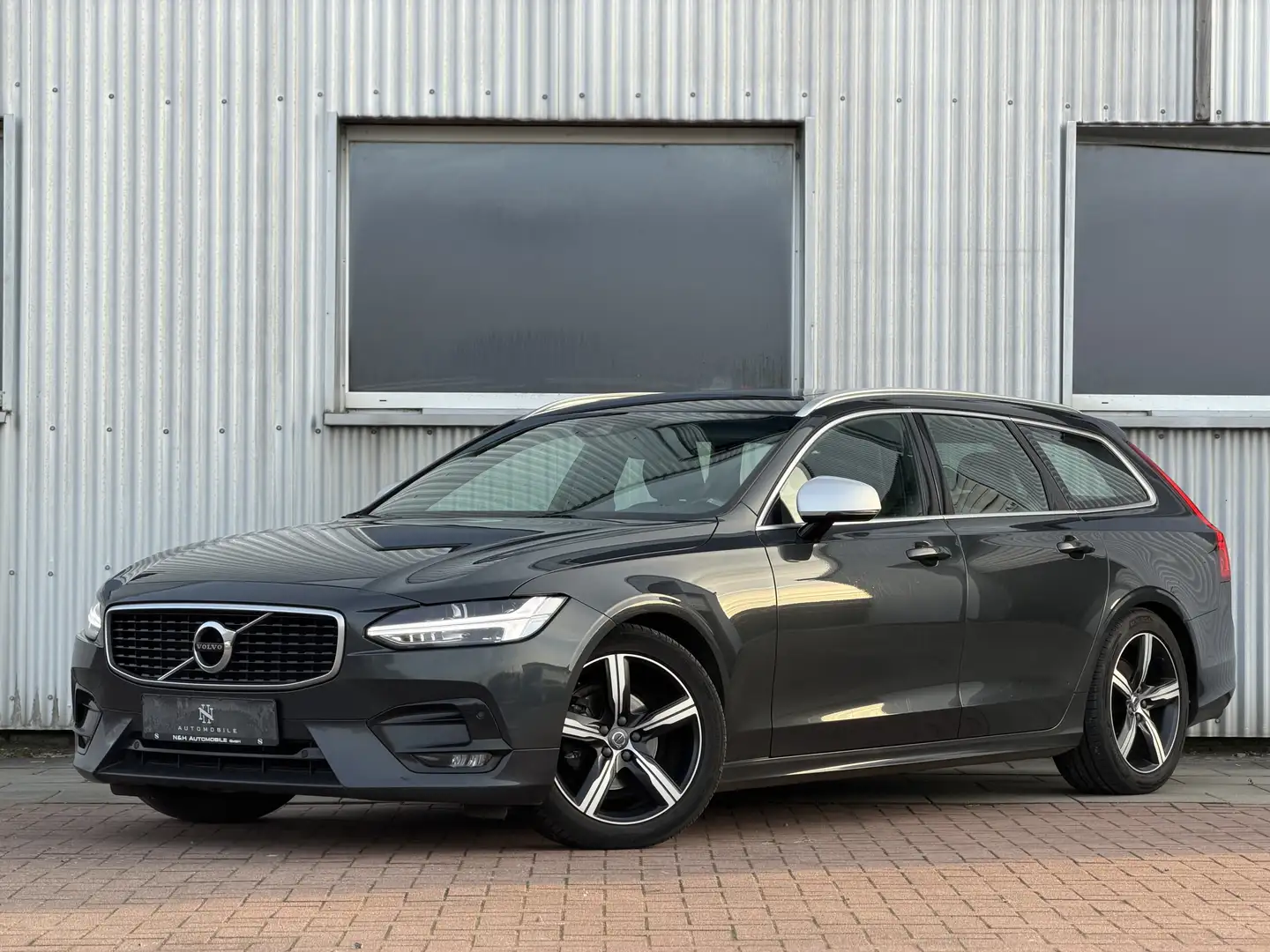 Volvo V90 R Design Panorama Leder LED Kamera Grau - 1
