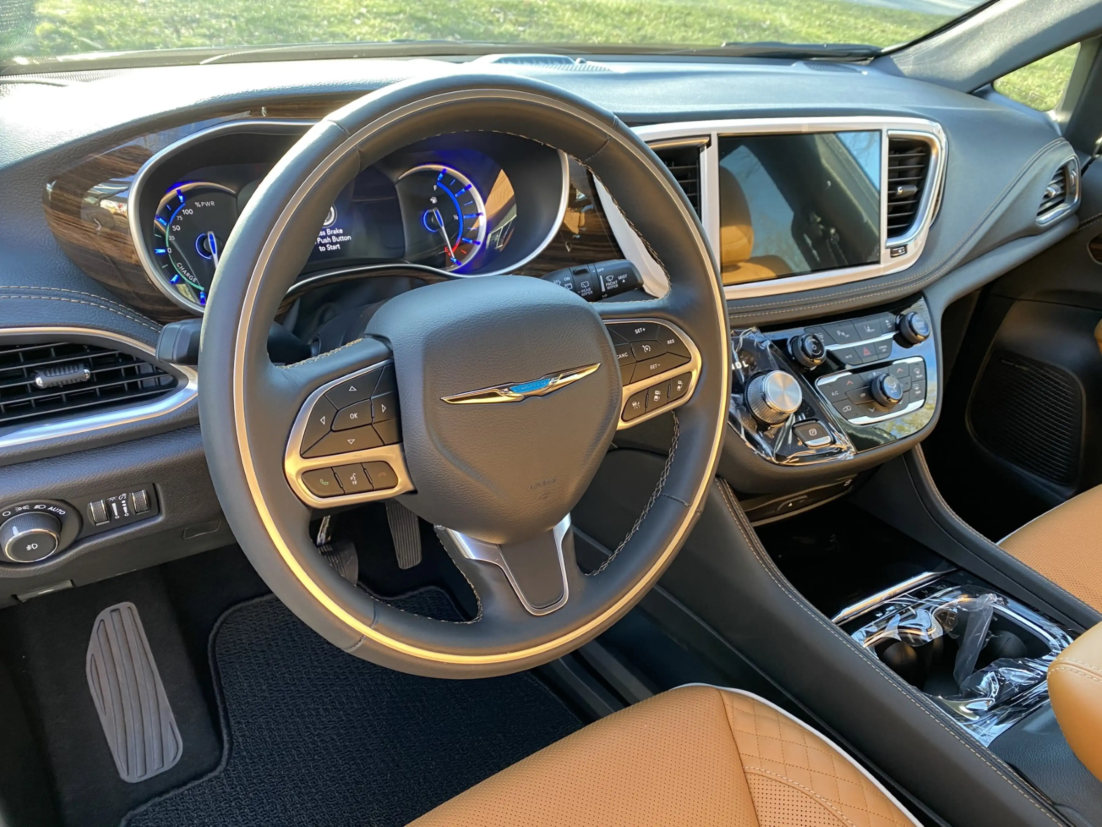 Chrysler Pacifica 3.6 V6 Pinnacle Plug-in Hybrid — photo 9